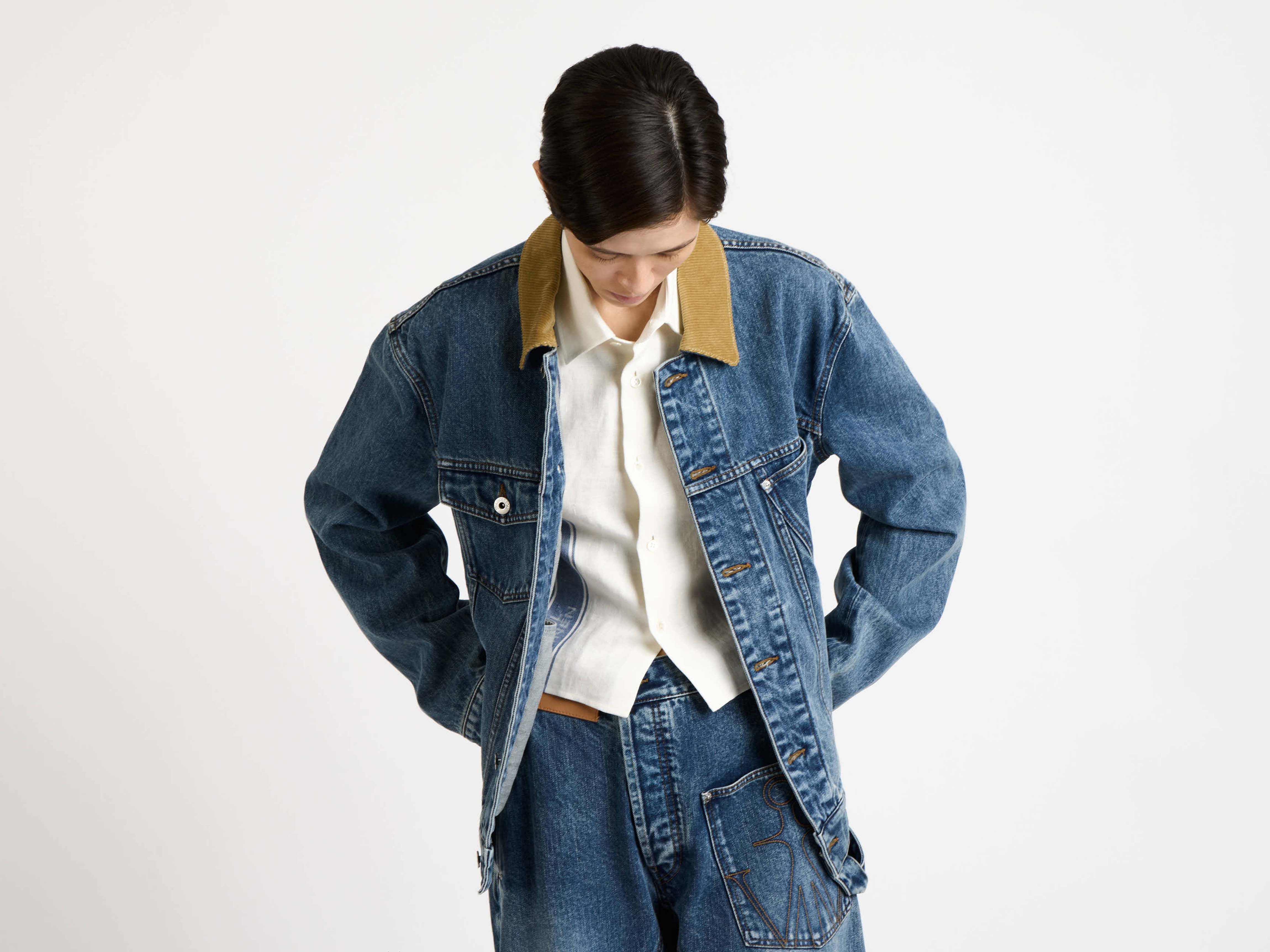 CORDUROY COLLAR DENIM JACKET IN MID-BLUE - 4