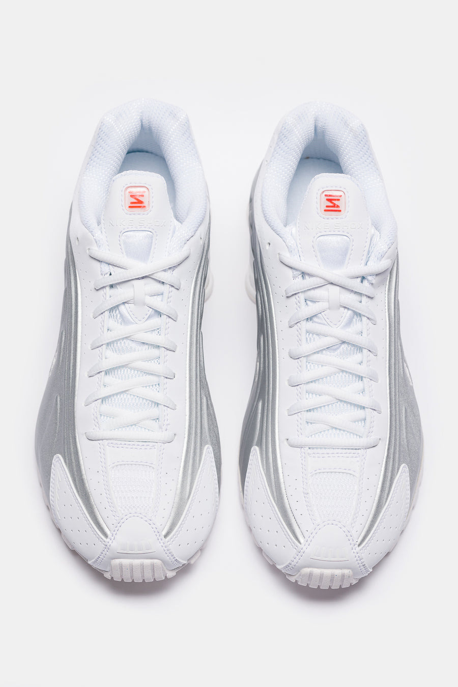 Shox R4 Sneaker in White/Metallic Silver/White - 4