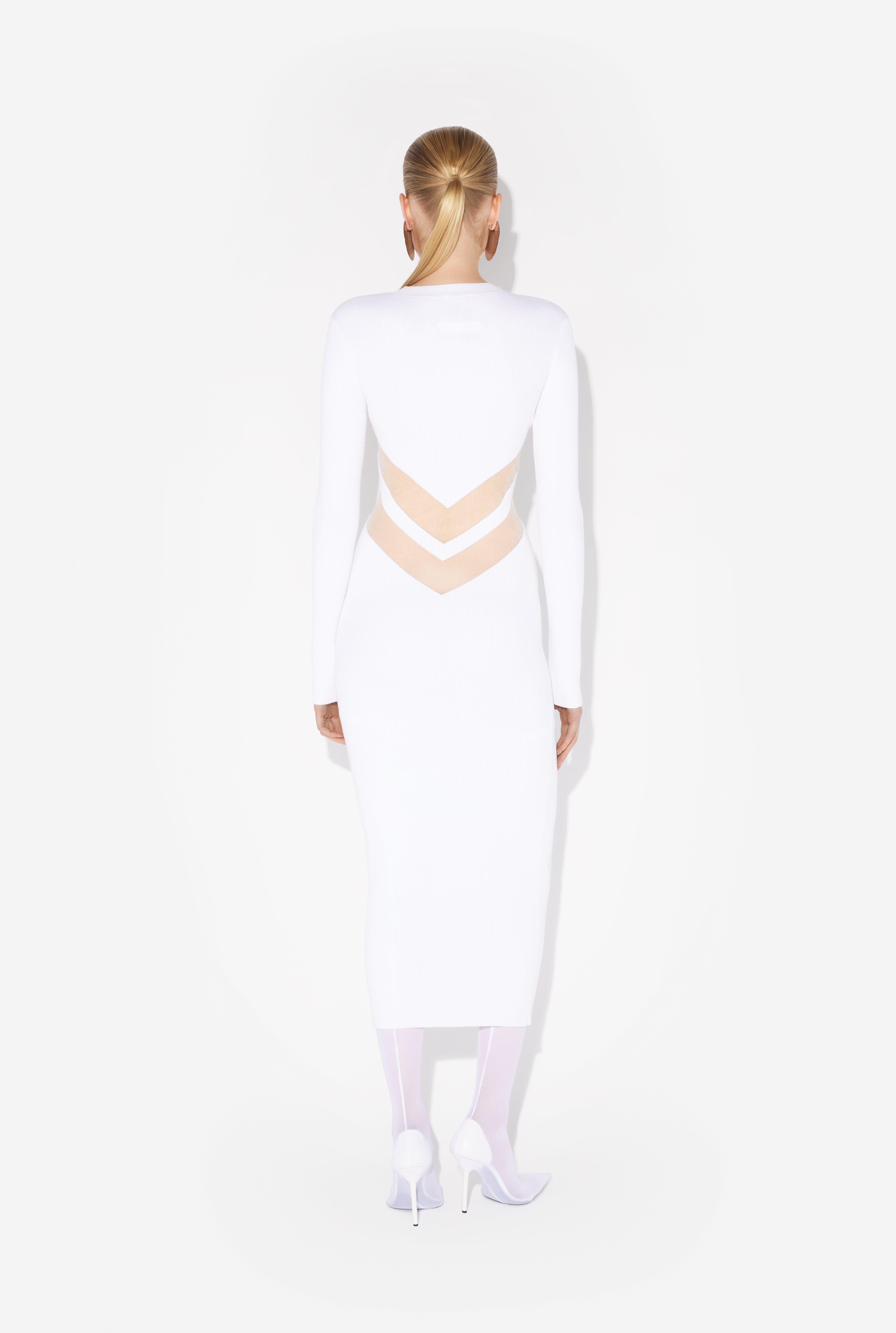 THE WHITE DRESS WITH CHEVRONS - 2