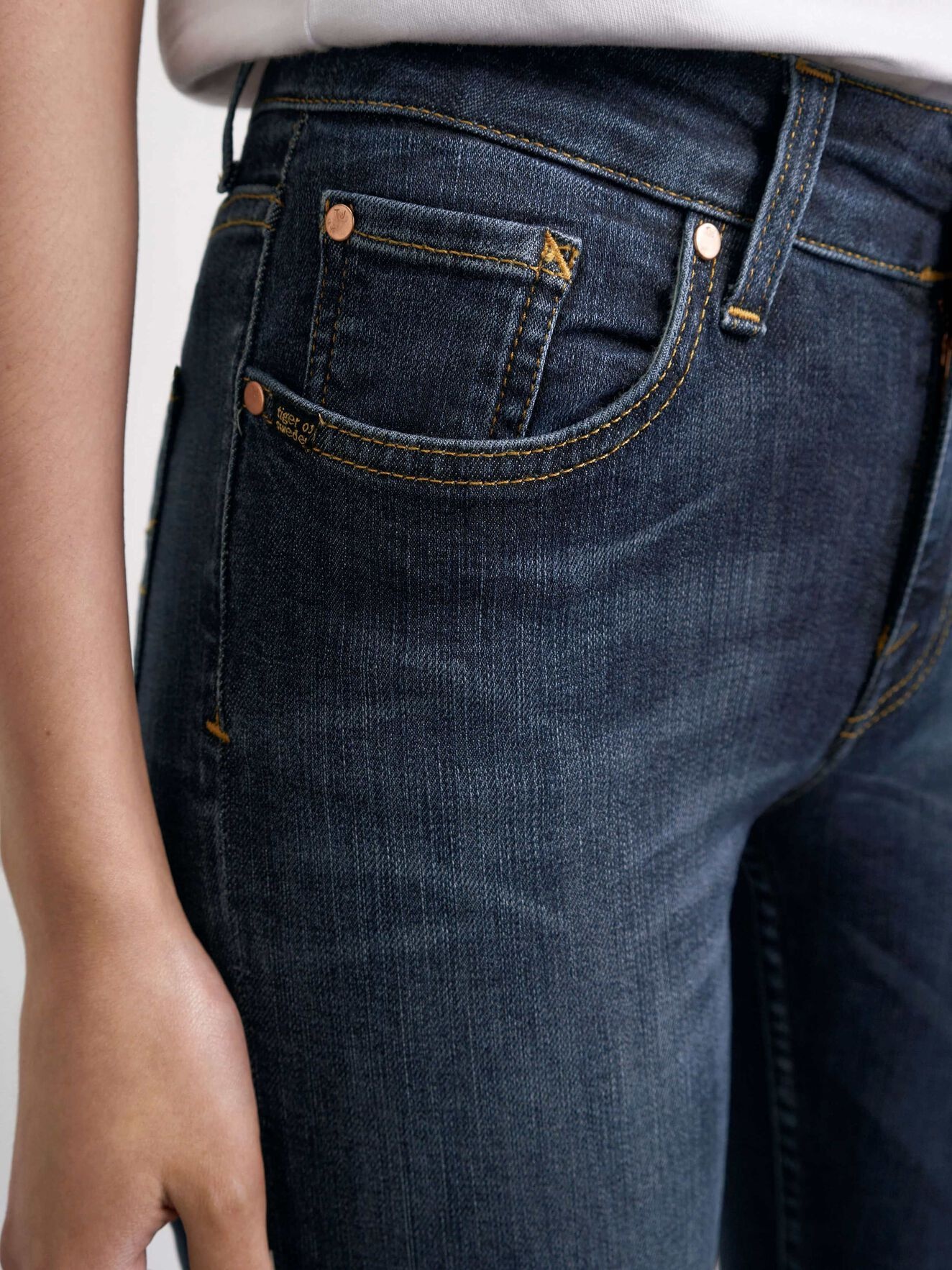 Slight Skinny-Fit Jeans - 5