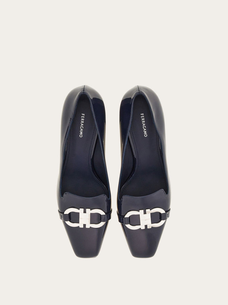 FERRAGAMO Pump with Gancini ornament outlook