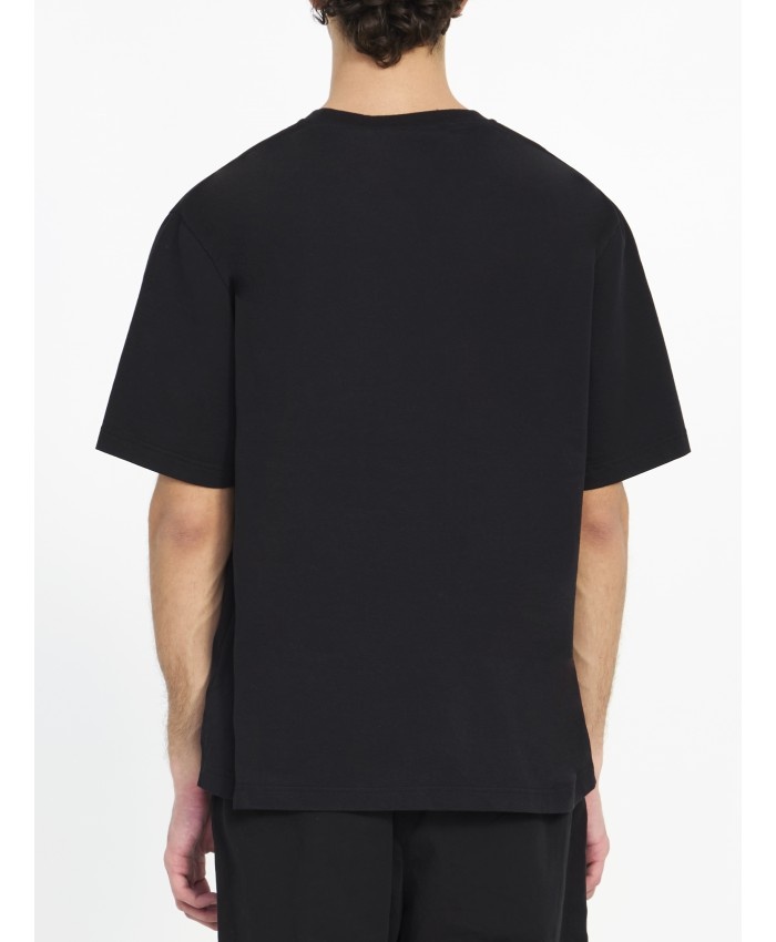 Black t-shirt with a printed logo - 3