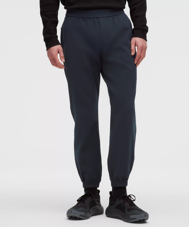 lululemon Sojourn Jogger *Tall outlook