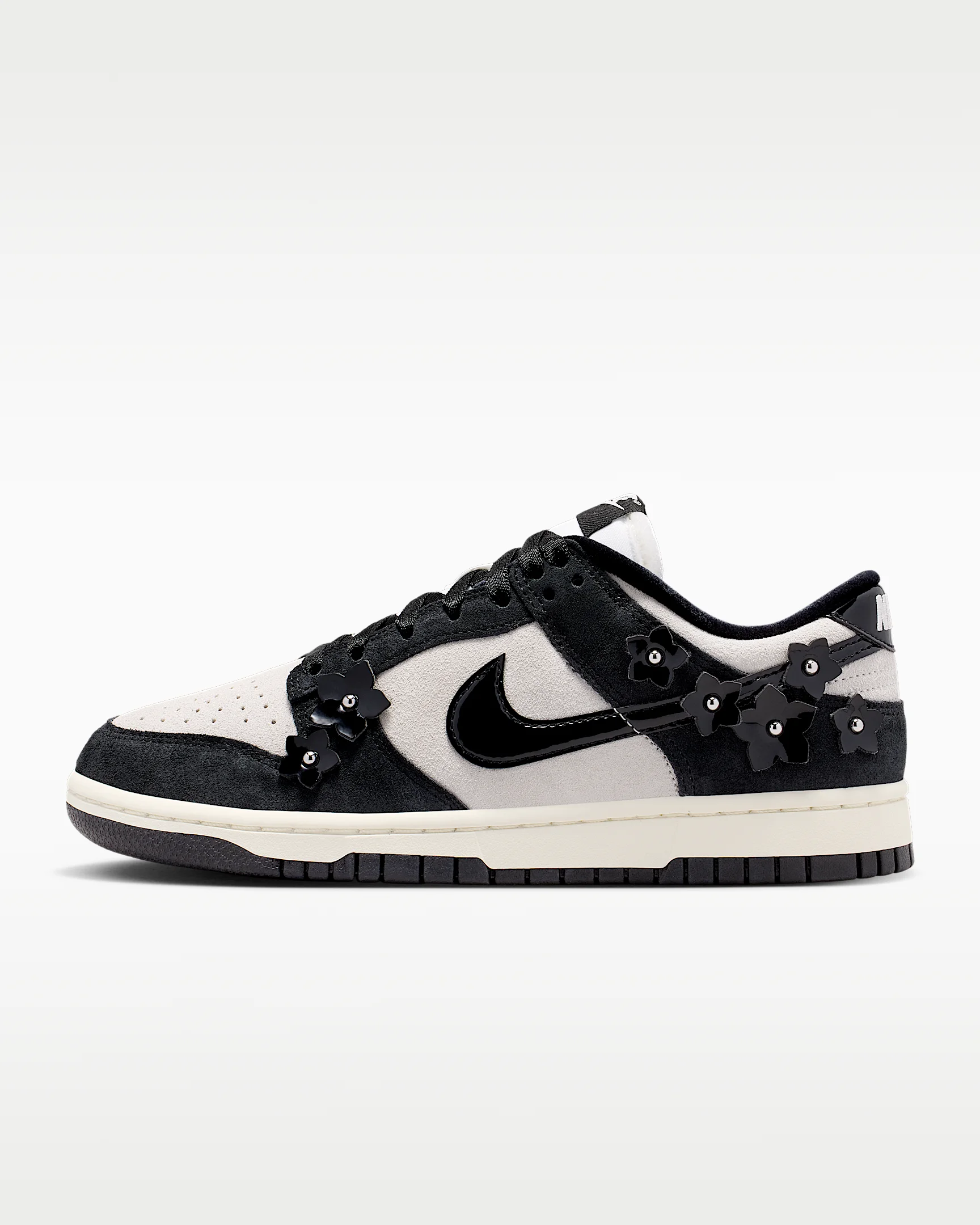 Nike Dunk Low SE Women's Shoes - 1