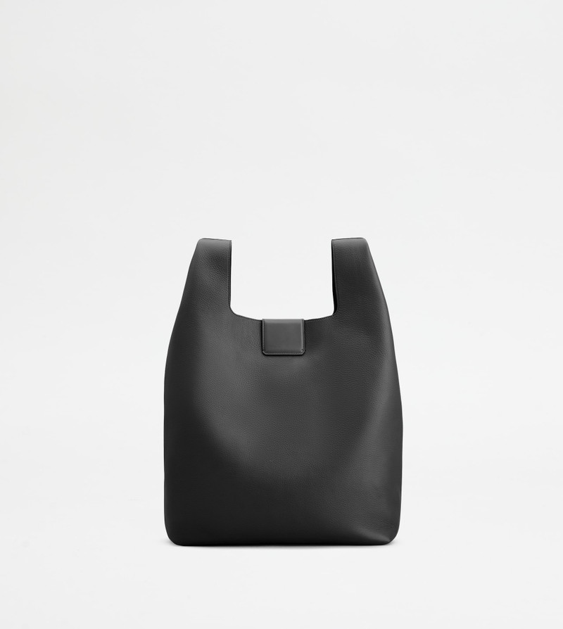 T TIMELESS SHOULDER BAG IN LEATHER MEDIUM - BLACK 4