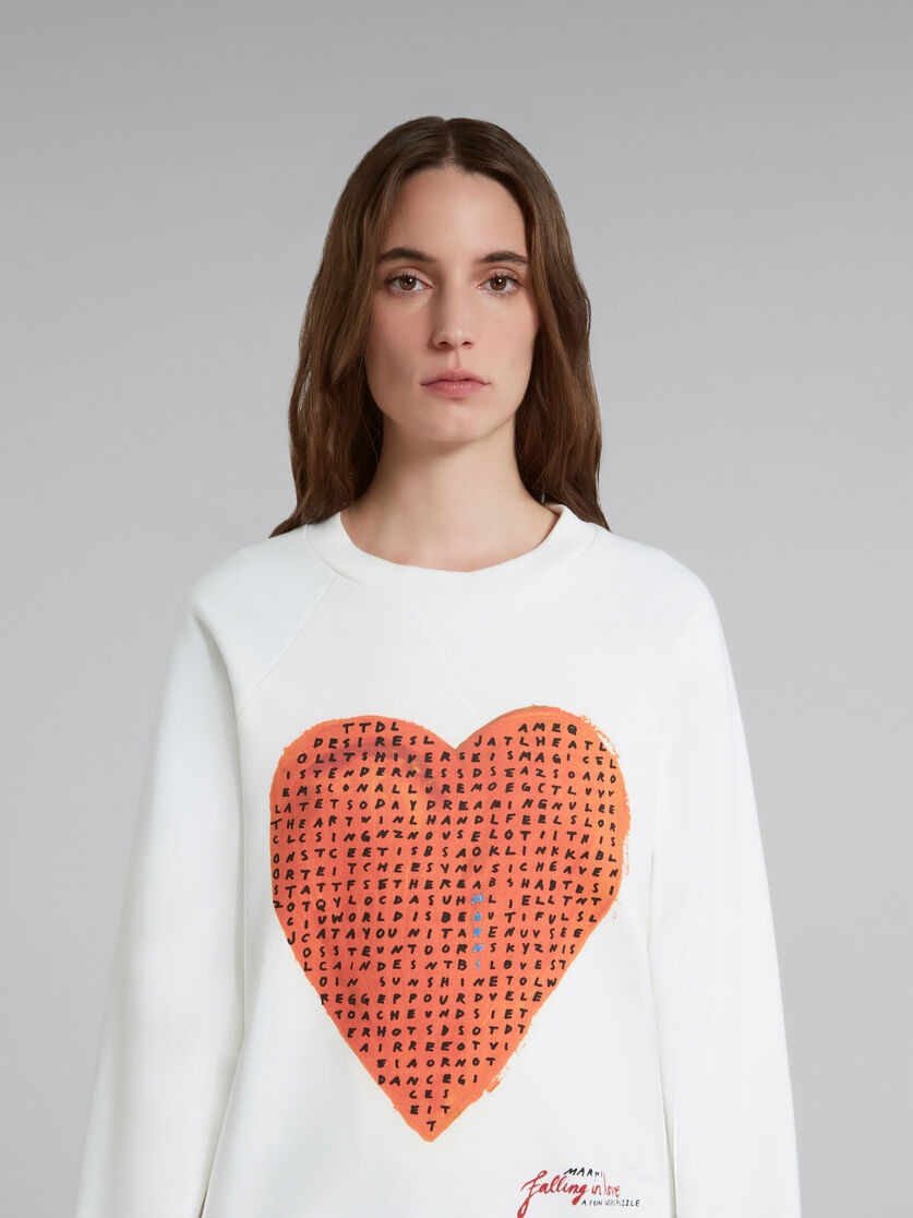 WHITE SWEATSHIRT WITH WORDSEARCH HEART PRINT - 4