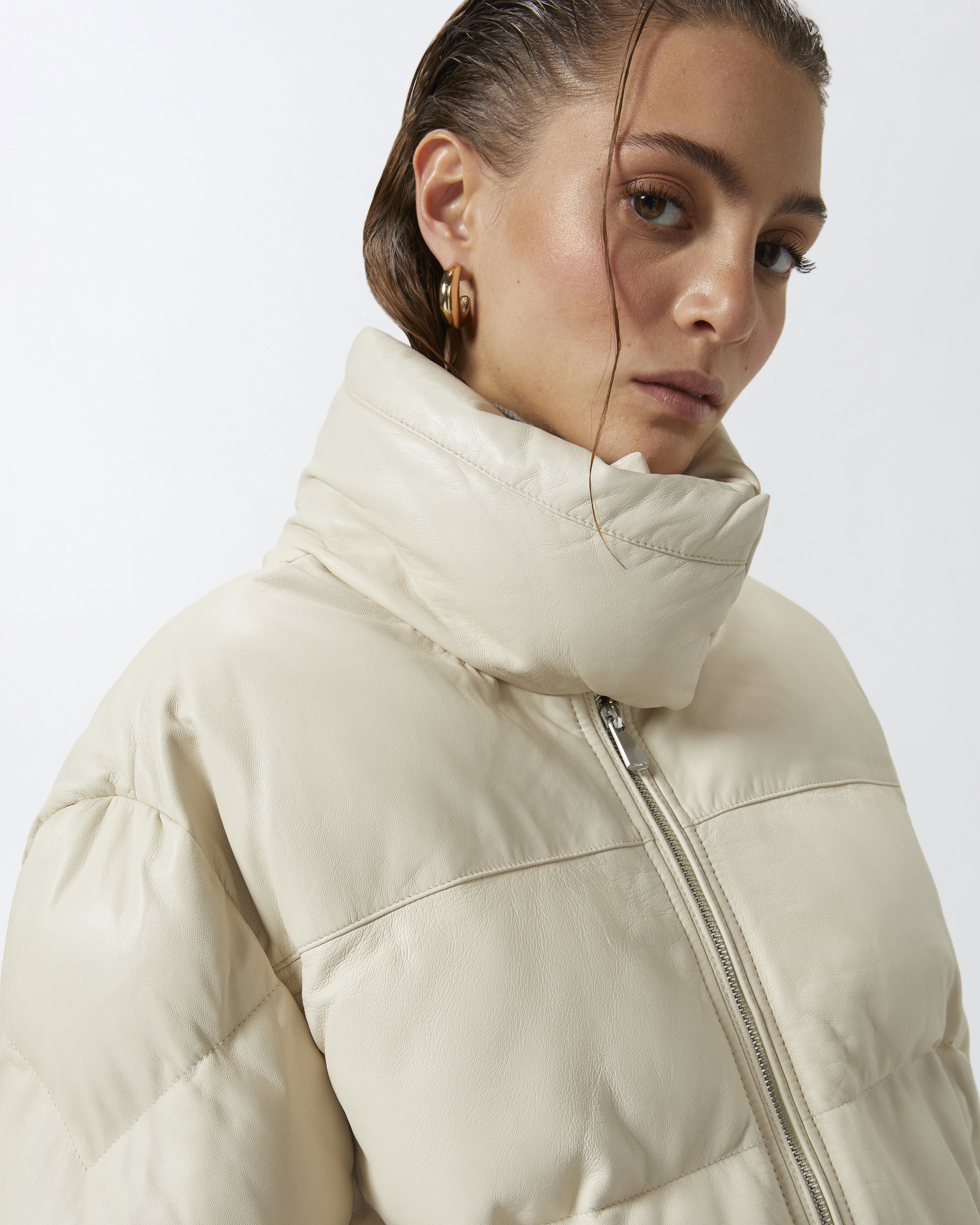 SHORT PADDED LEATHER HIGH-NECK JACKET - 5