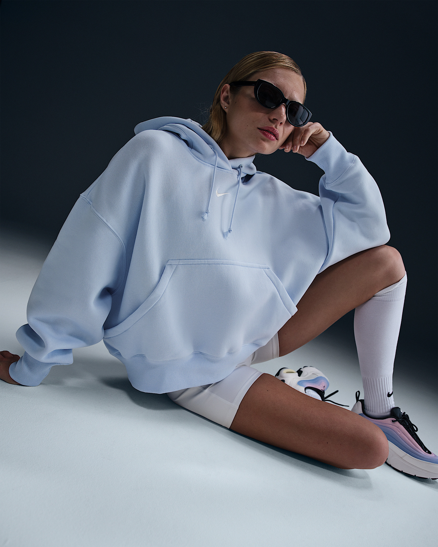 Nike Sportswear Phoenix Fleece Women's Over-Oversized Pullover Hoodie - 3