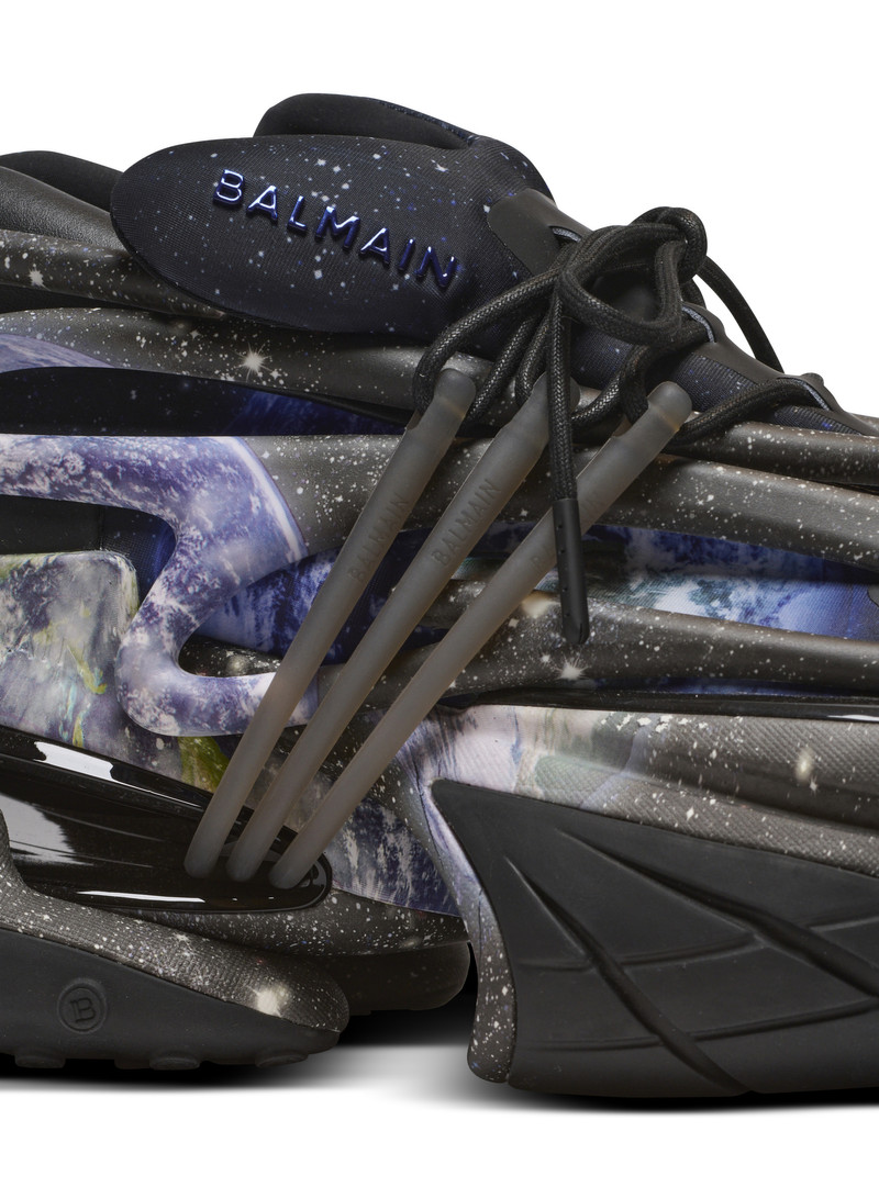 Unicorn Low trainers with Earth and Stars print 8