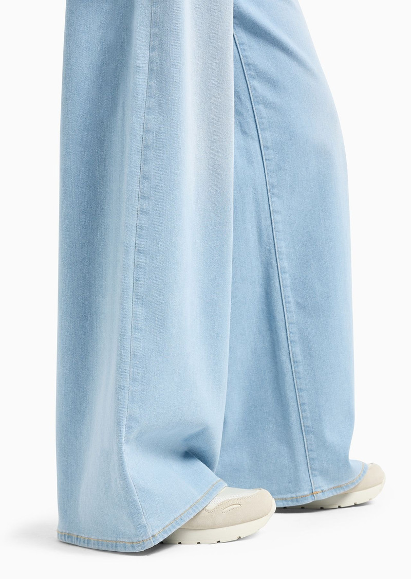J1C Medium-high rise, wide-leg jeans in a worn-look denim 5