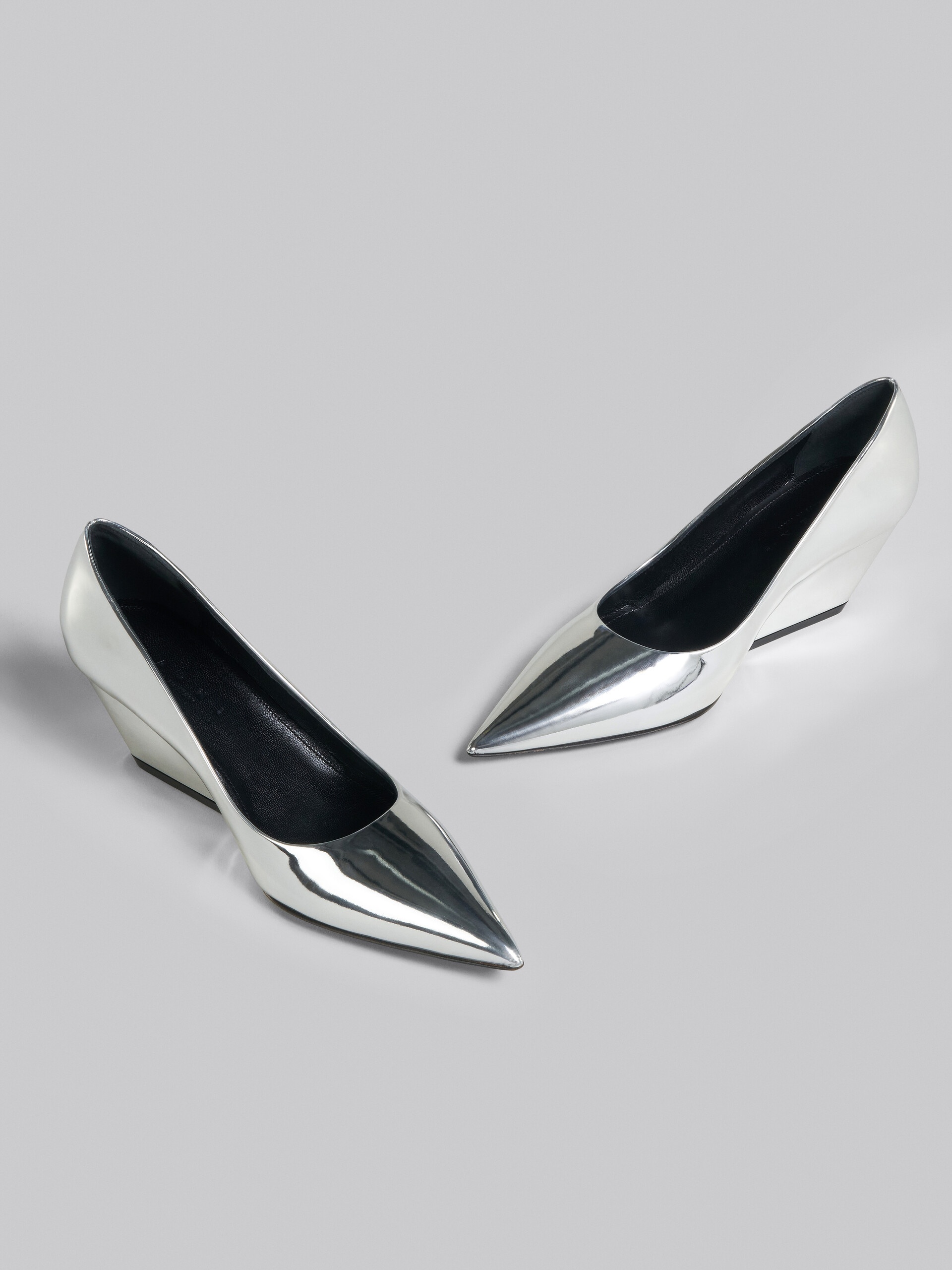 SILVER MIRROR LEATHER PUMPS - 5