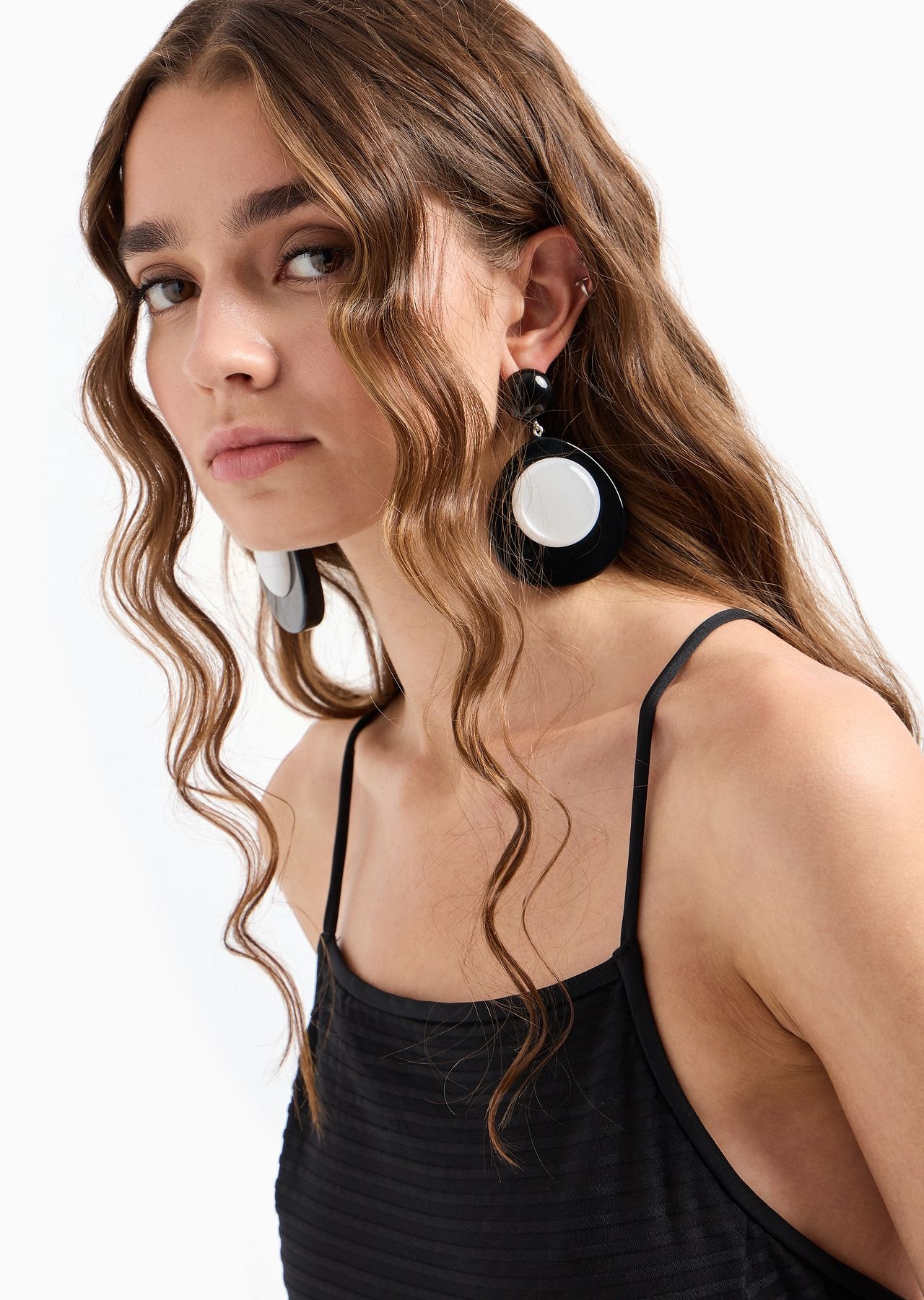 Two-toned pendant earrings - 3
