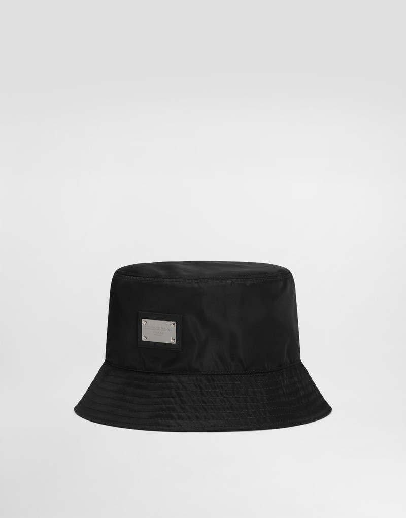 Nylon bucket hat with branded plate 1
