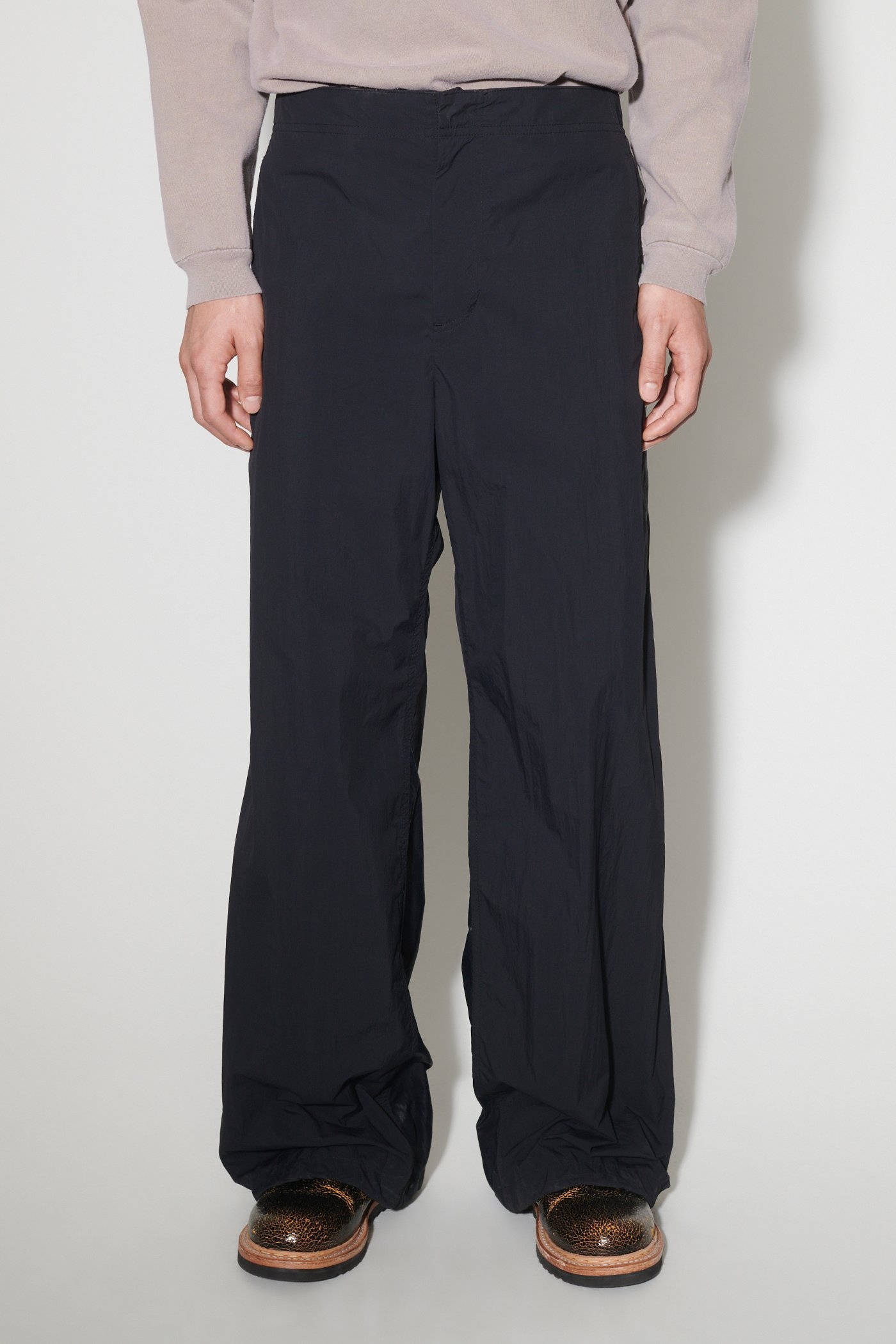 Roam Trouser Deep Black Ruff Nylon - 2