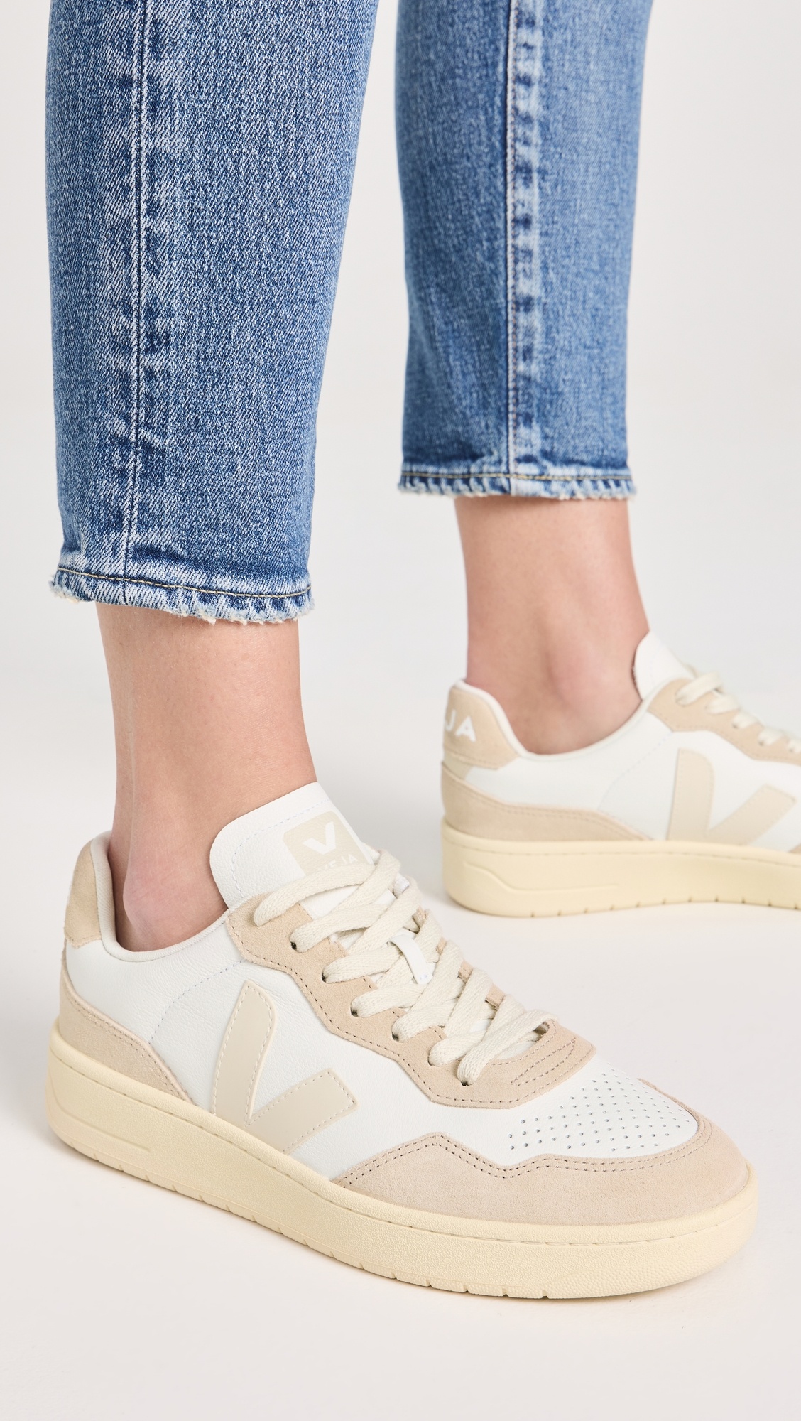 V-90 Sneakers - 2