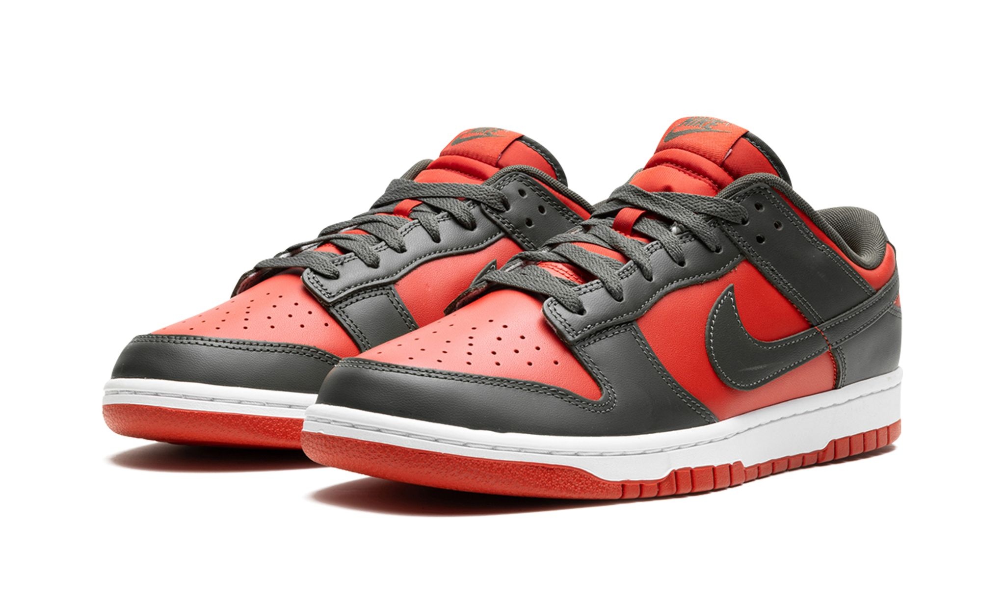 Dunk Low "Mystic Red" - 2