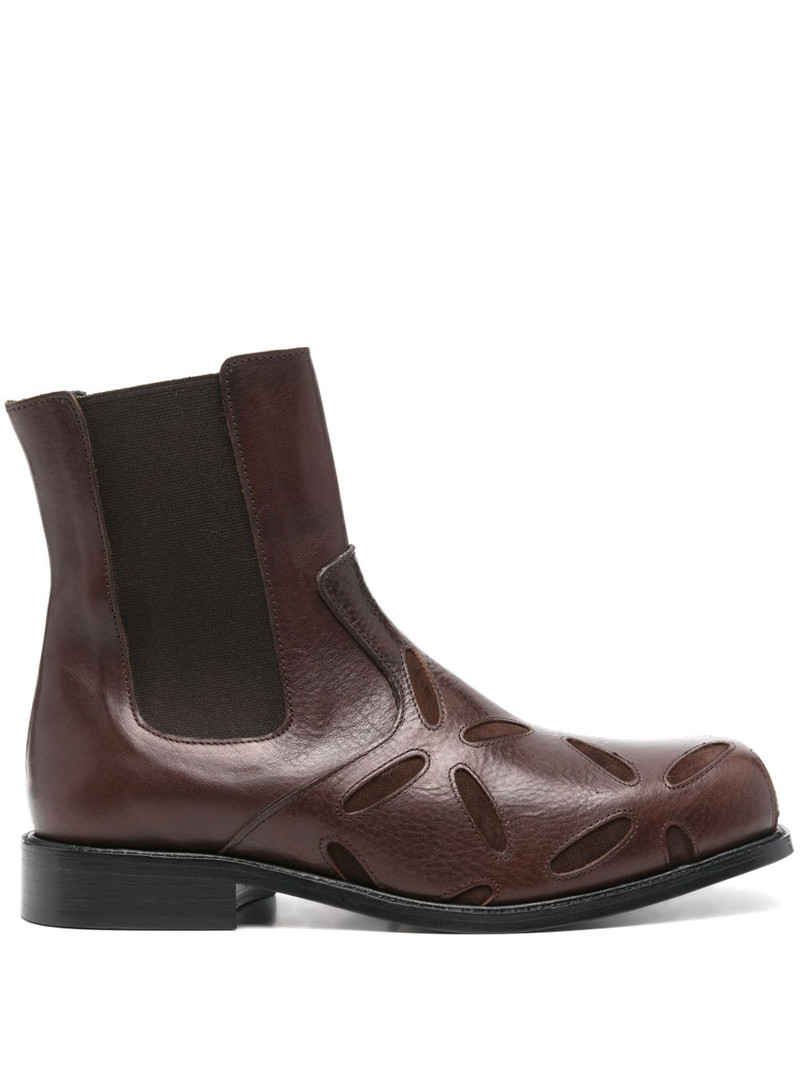 Slashed boots 1