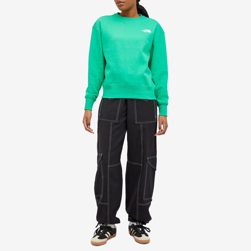 The North Face The North Face Essential Crew Sweat outlook