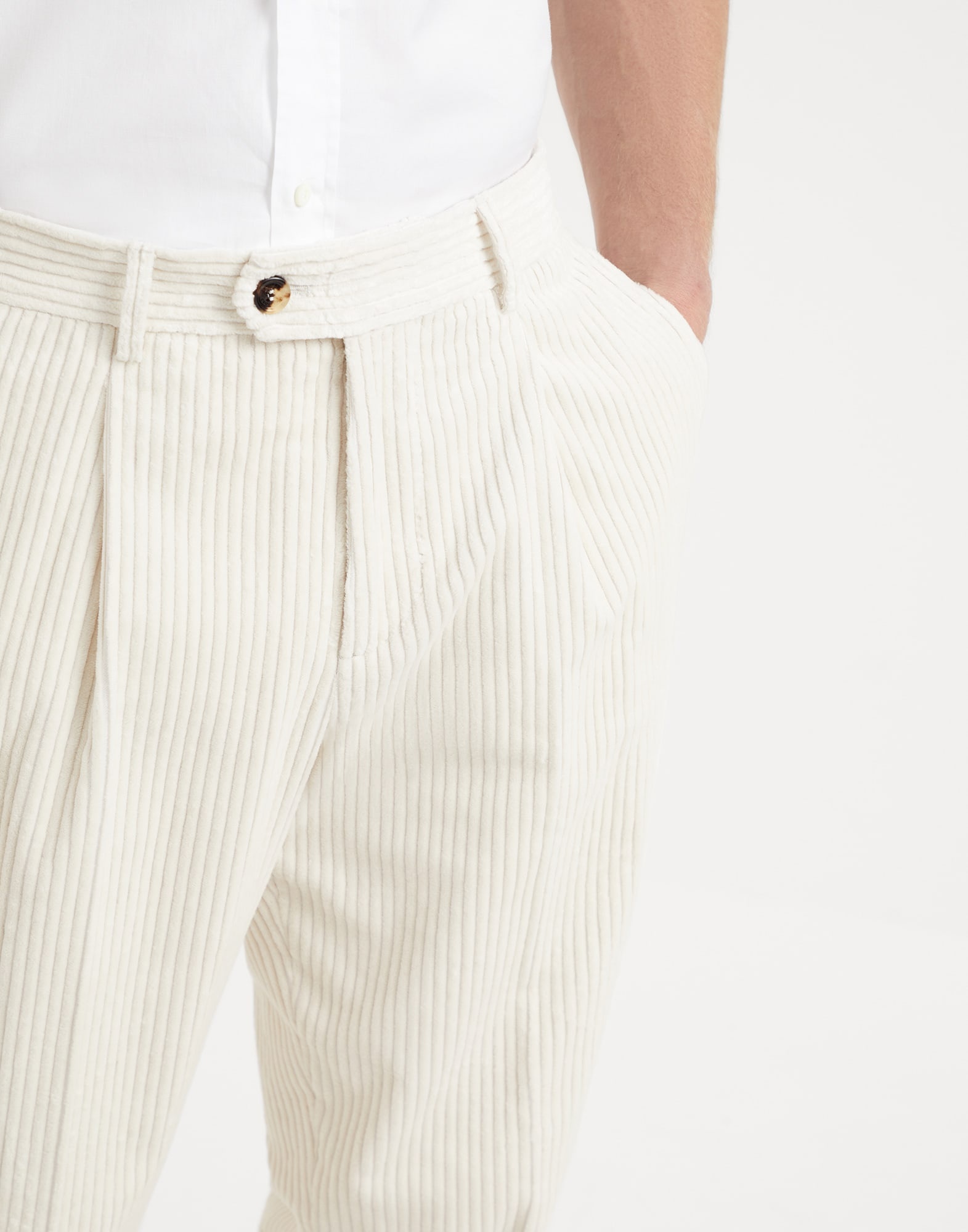 Cotton wide wale corduroy leisure fit trousers with pleat - 3