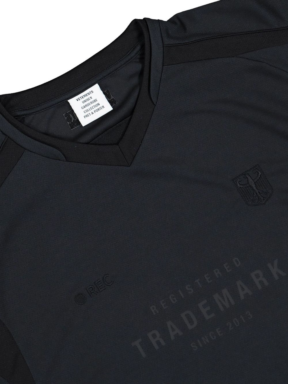 Trademark Football V-neck panelled jersey - 3