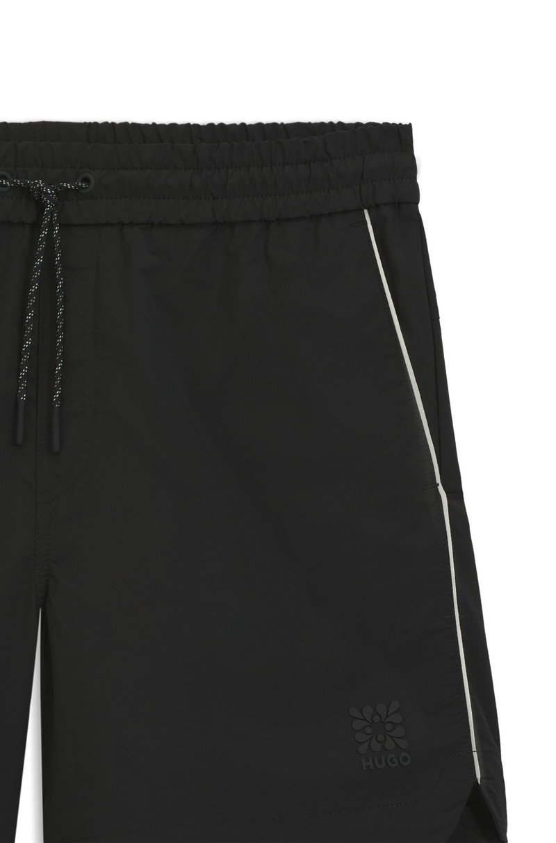 HUGO CONTRAST-PIPING SHORTS WITH WATER-REPELLENT FINISH outlook