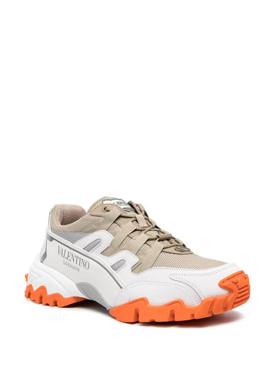 Valentino VLOGO low-top sneakers outlook