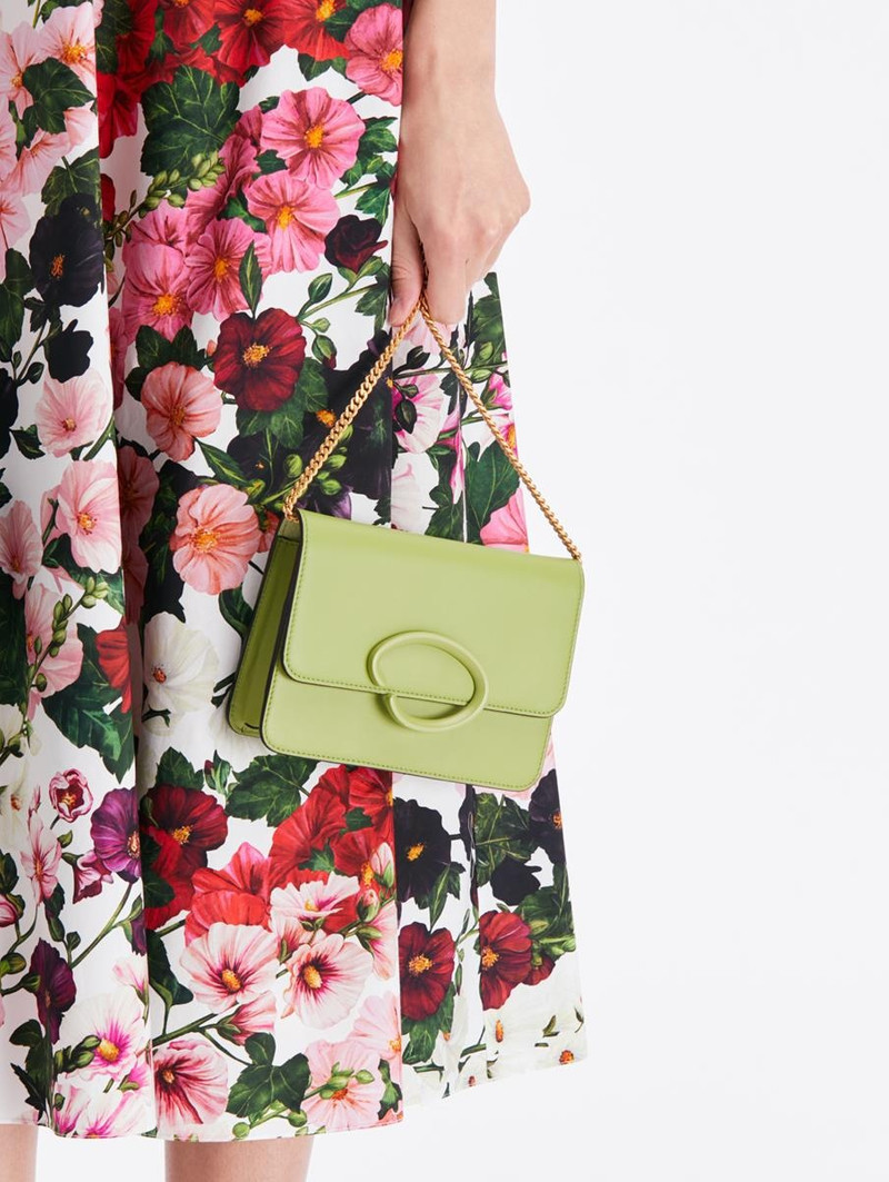 Oscar de la Renta O POCHETTE outlook