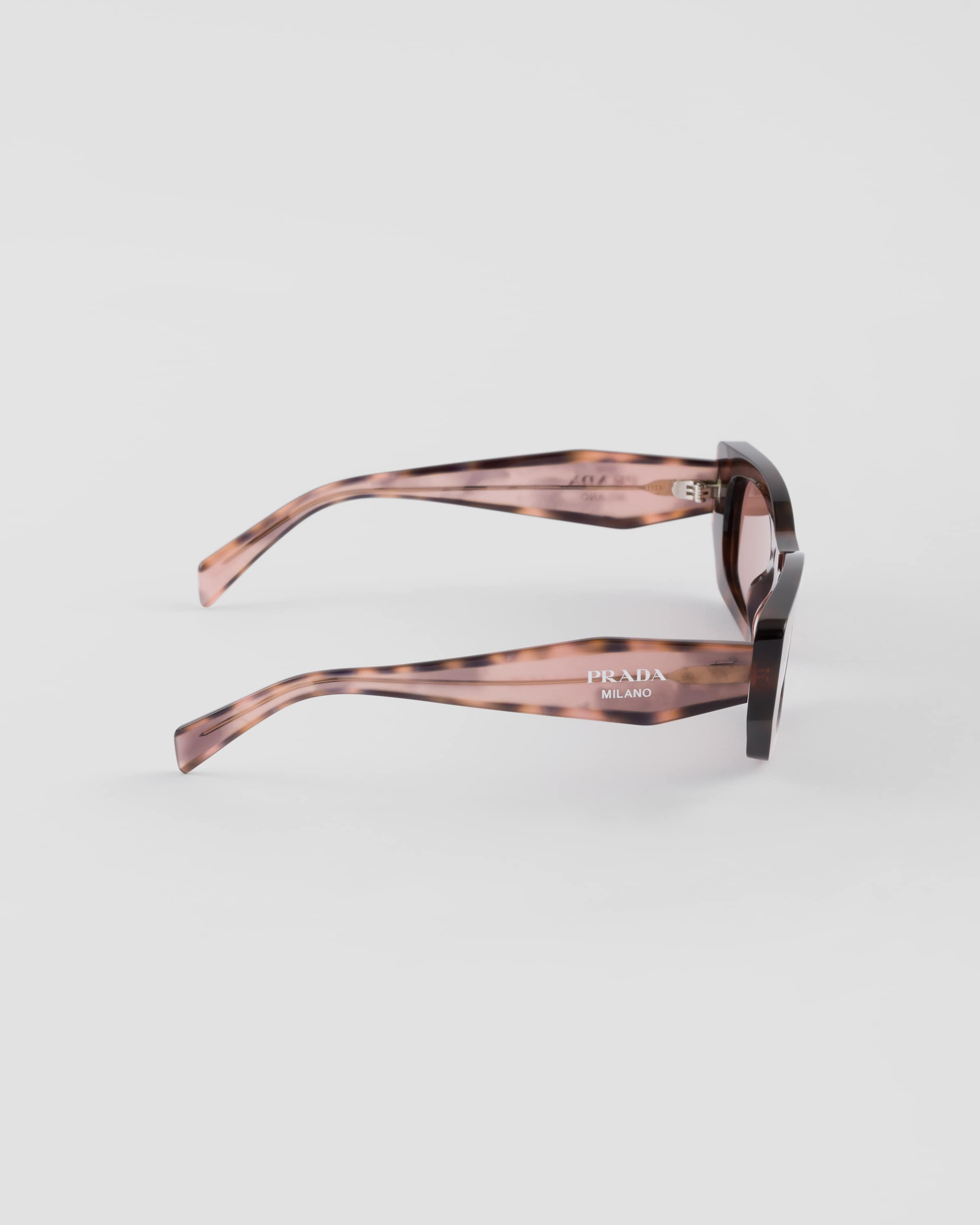 Sunglasses with the Prada logo - 4