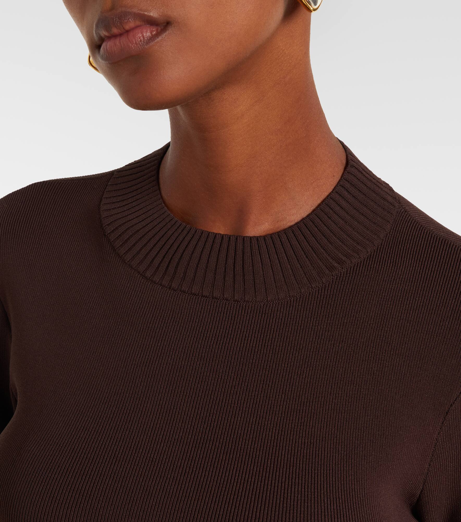 Asymmetric knitted crop top - 4