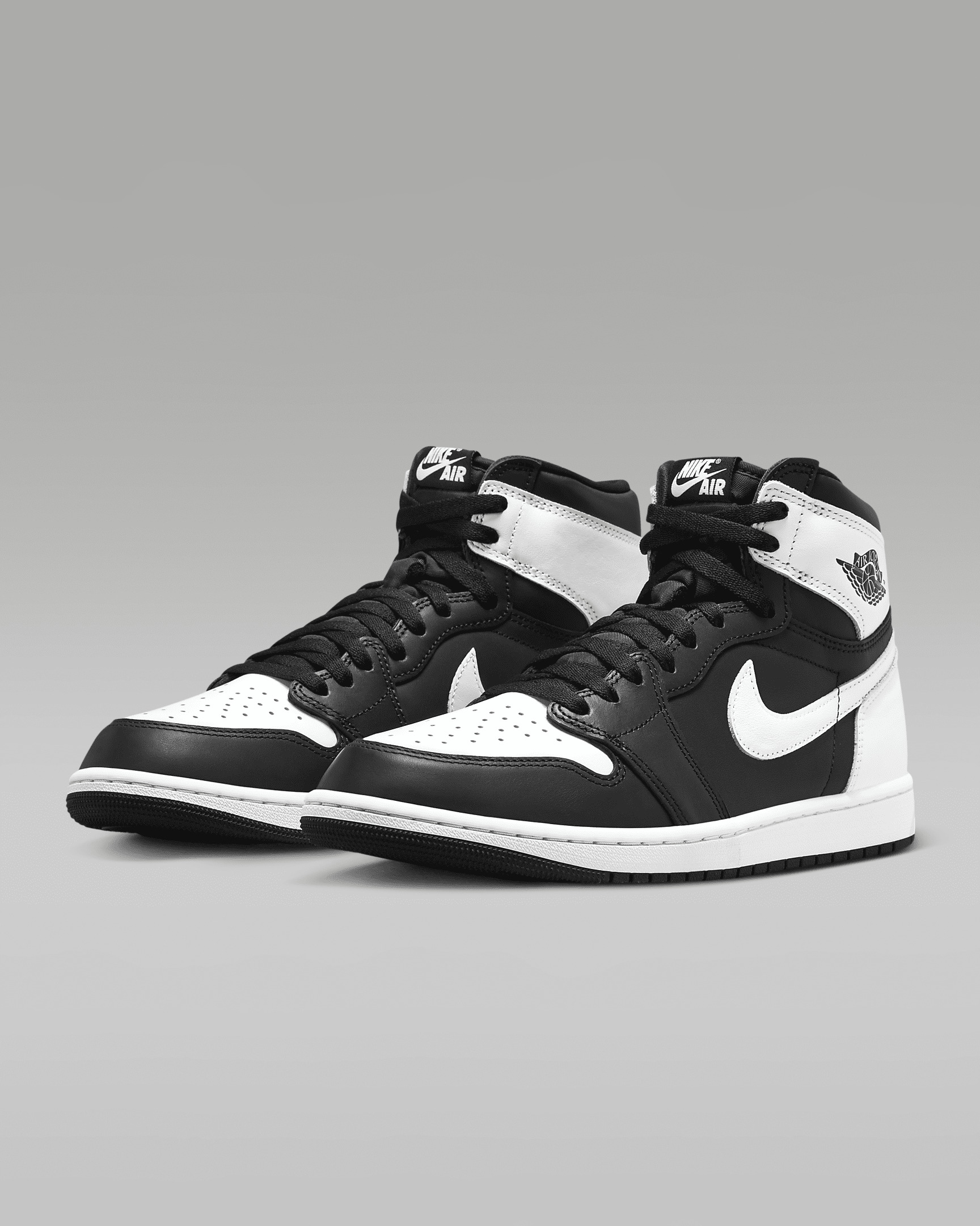 シューズ(男性用) NikeAirJordan1RetroHigh OG \"Black/White\" Amazon.com | NIKE Air Jordan 1 Retro High Og Mens Shoes Size
