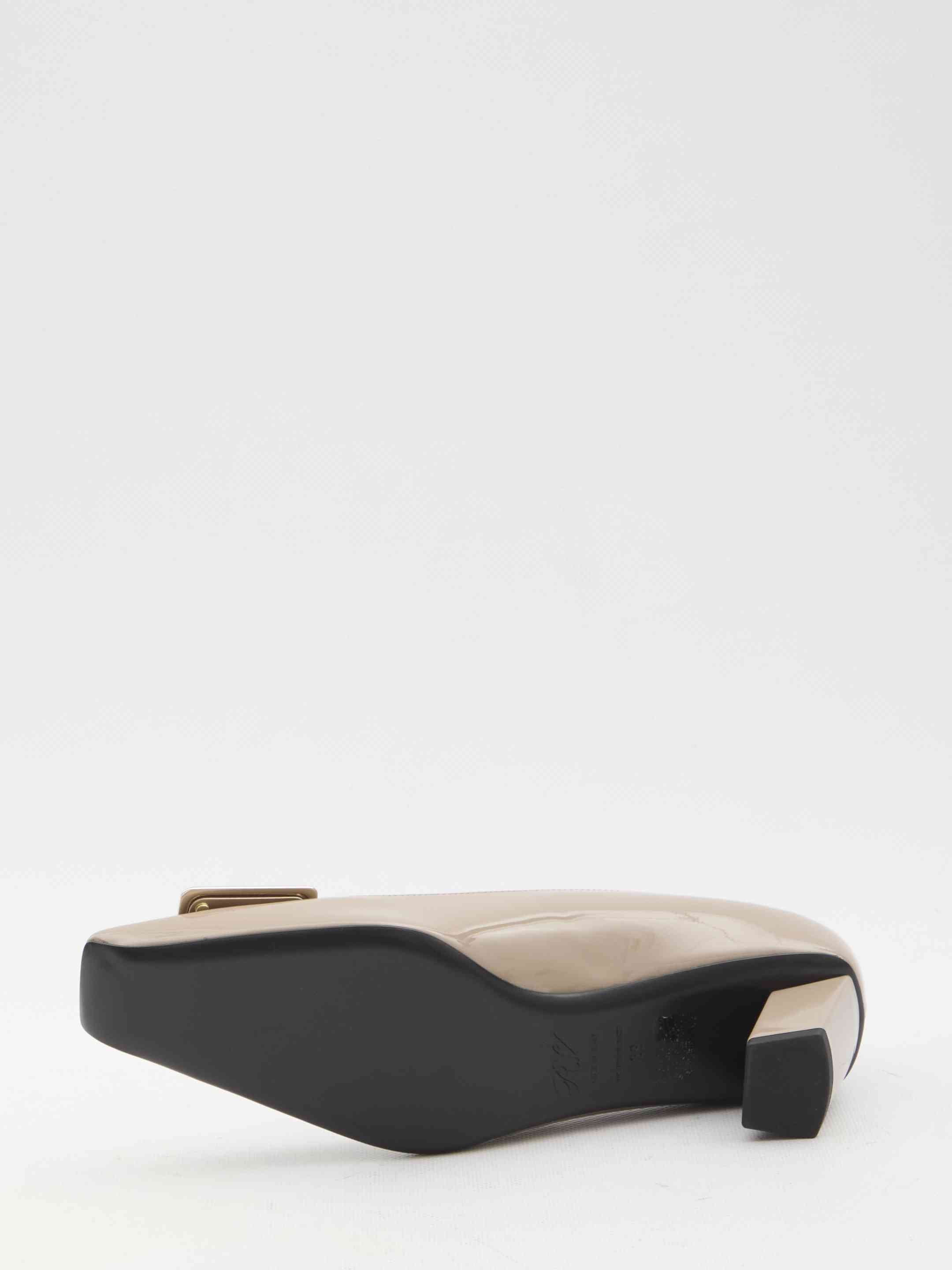 Roger Vivier Women Belle Vivier Pumps - 4
