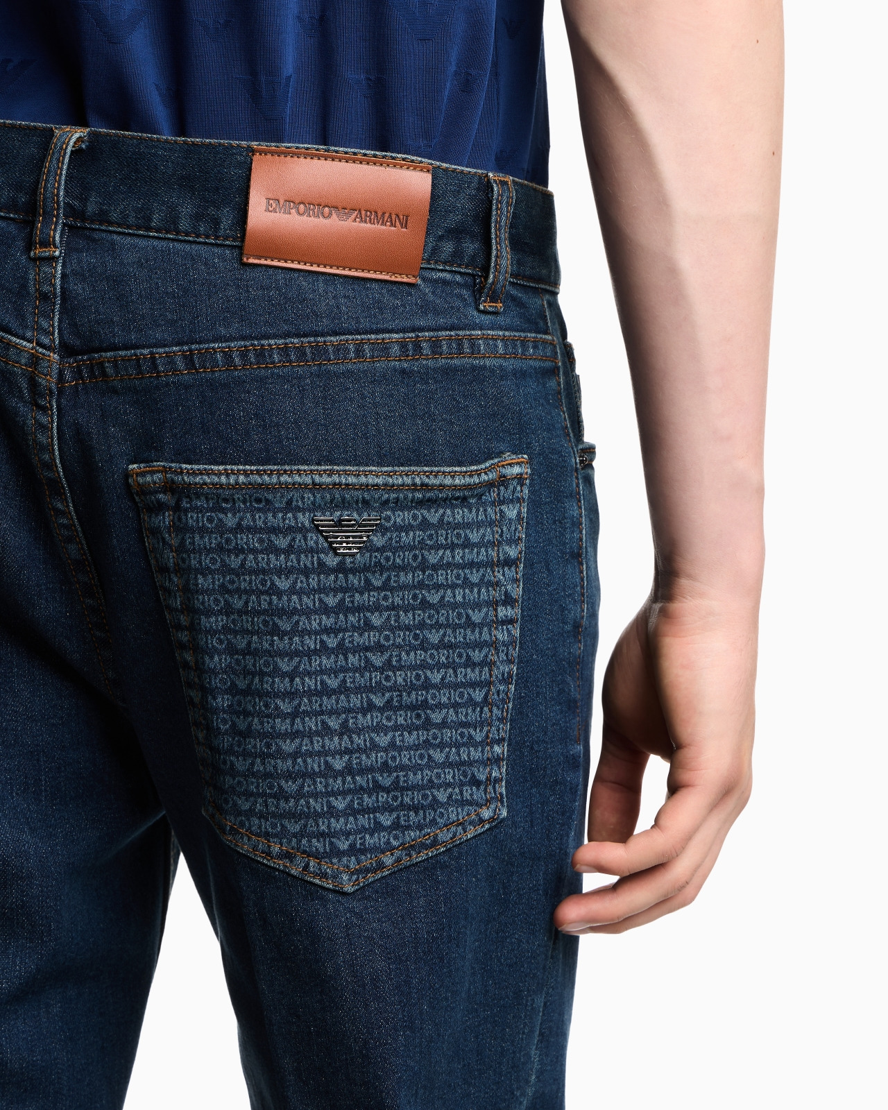 J76 STRAIGHT-FIT JEANS IN STRETCH DENIM WITH LOGO POCKET - 5
