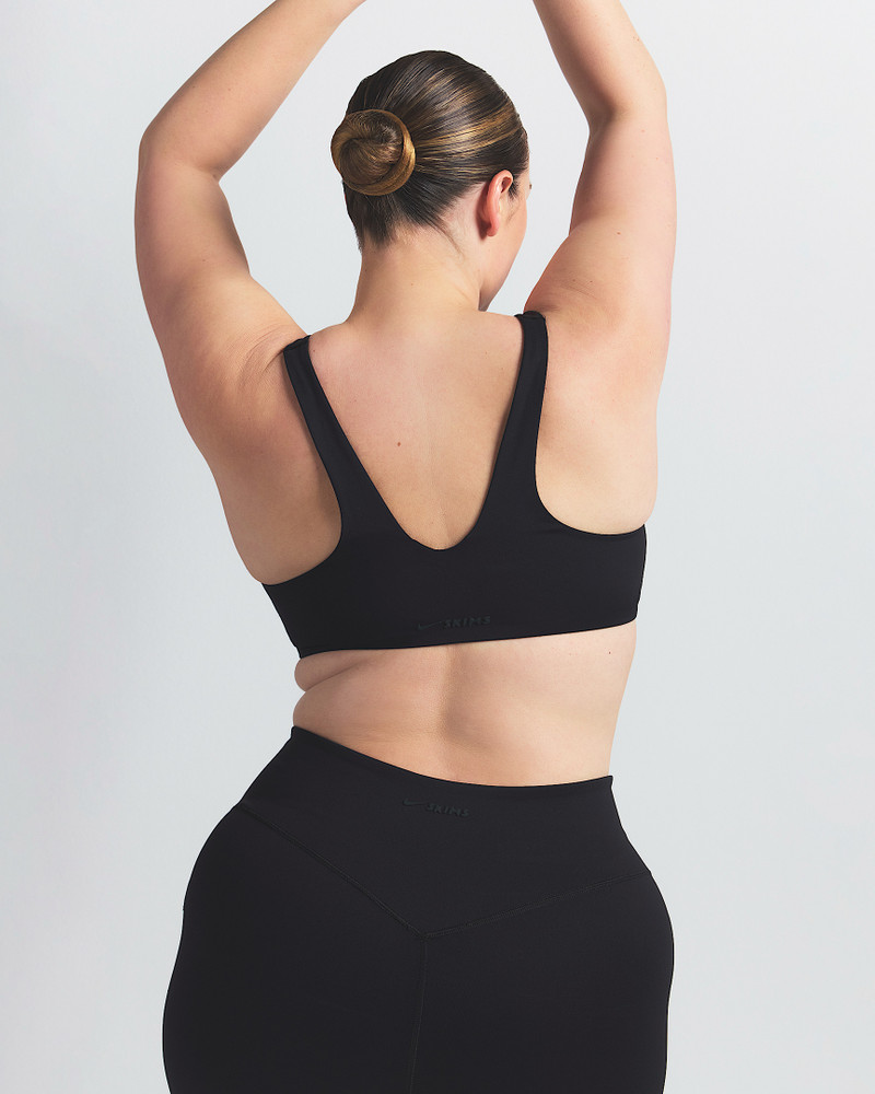 NikeSKIMS Matte Women's Shaping Scoop Bra 7