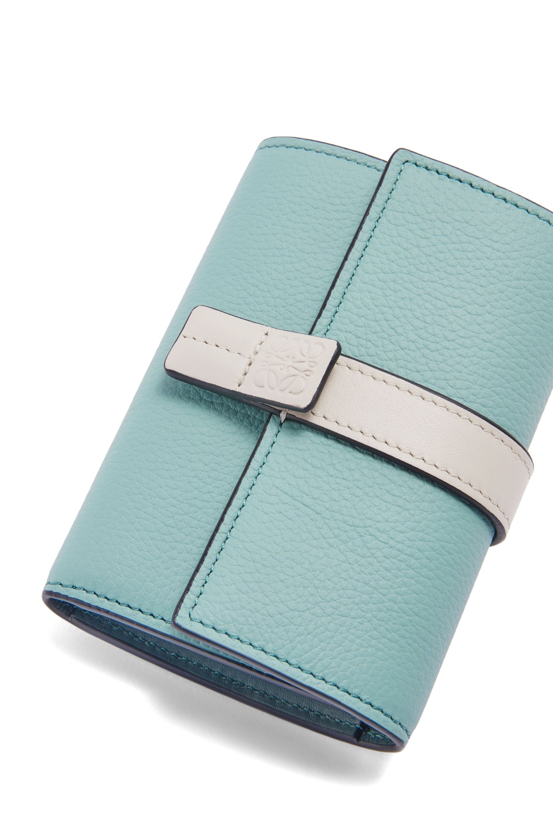 Small vertical wallet in soft grained calfskin - 5