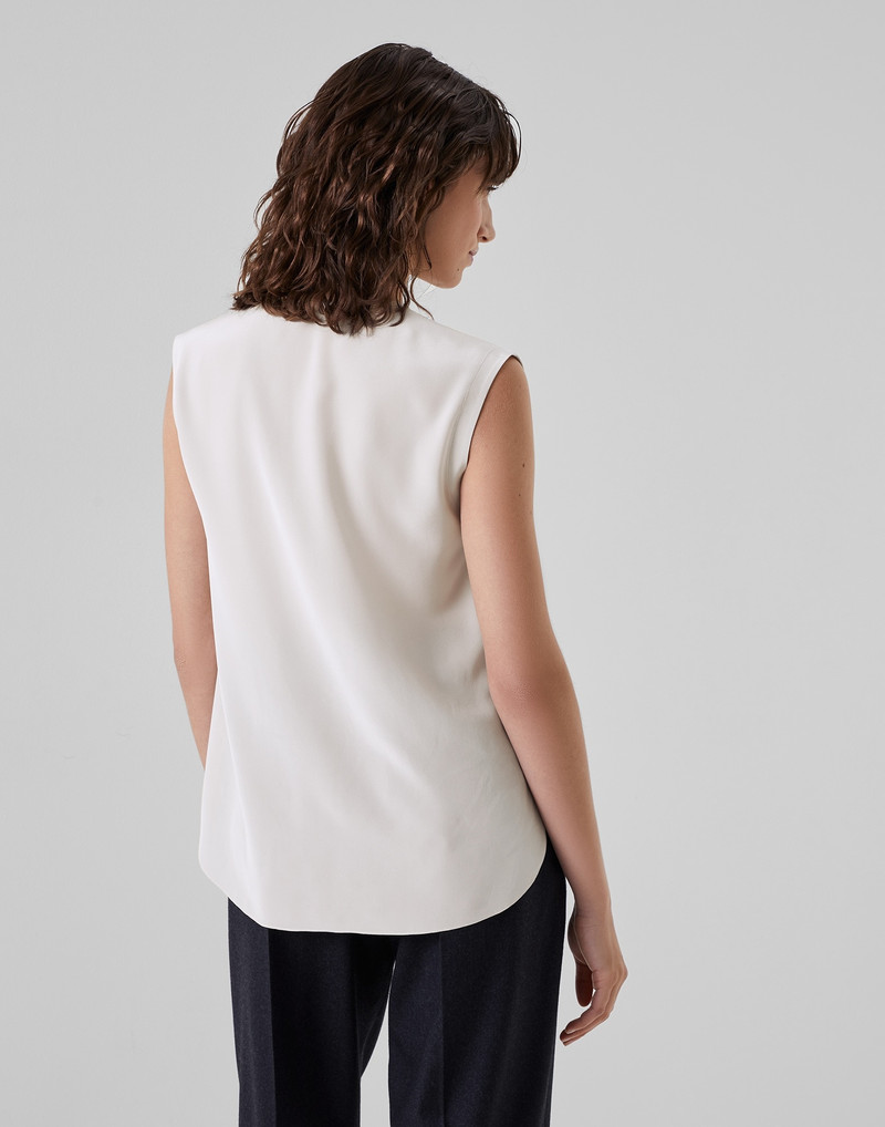 Silk crêpe de Chine top with precious detail 2
