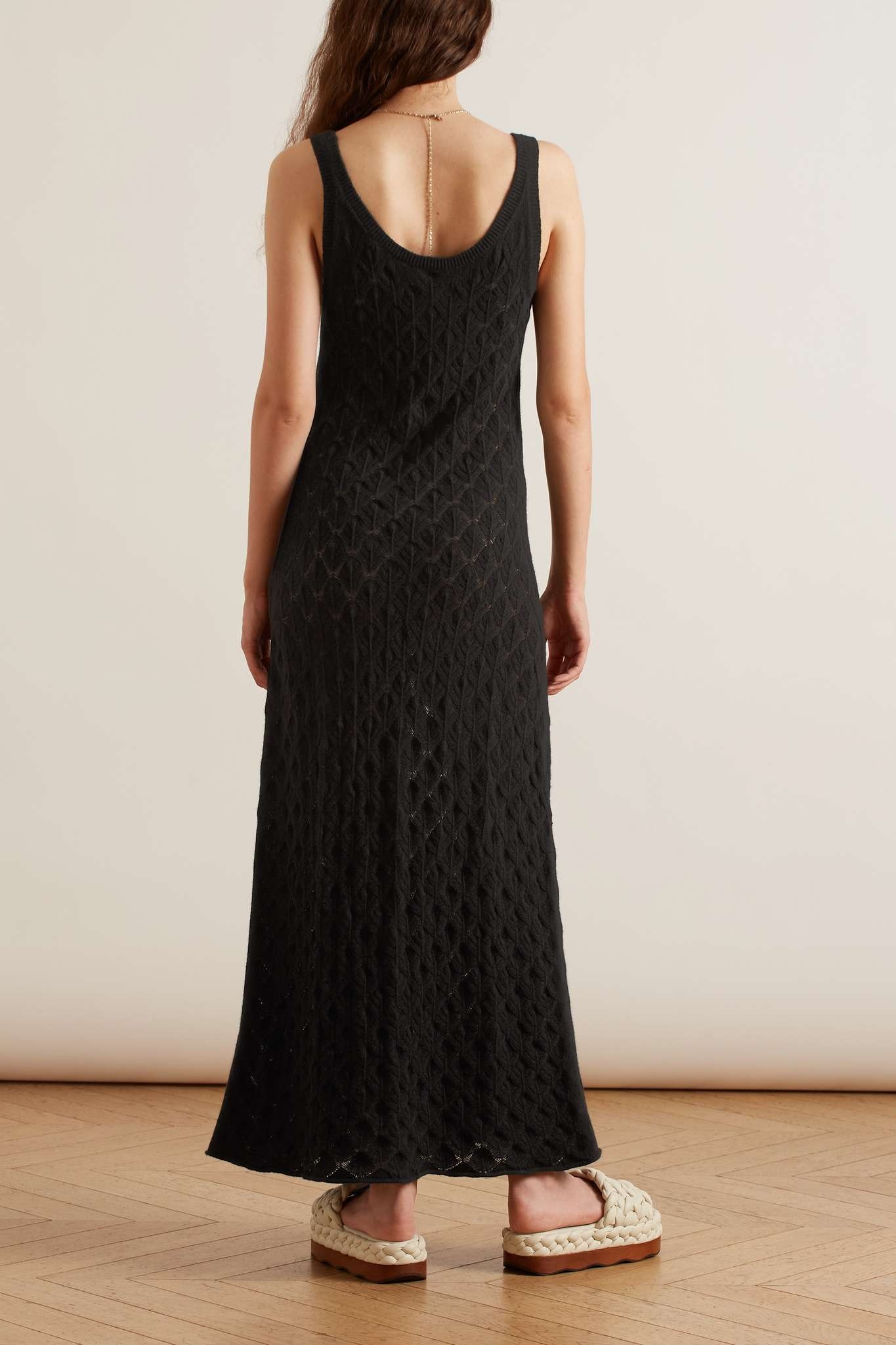 Crocheted cashmere midi dress - 4