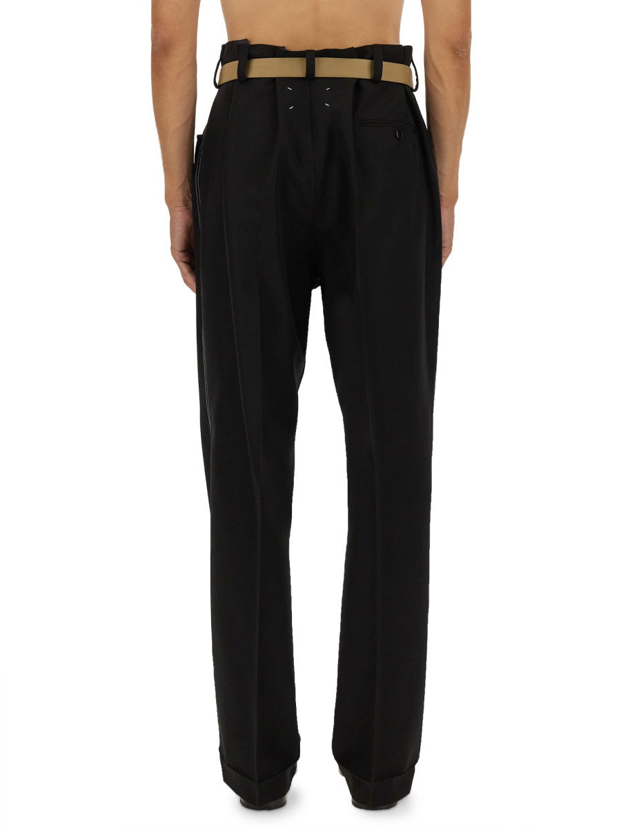 Pants With Pleats And Belt - 3