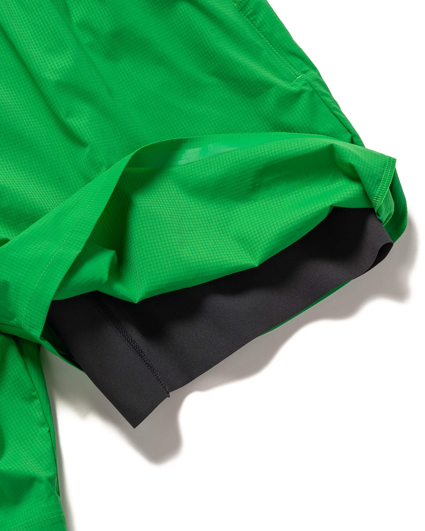 x Undercover SOUKUU Trail Run Utility 2-In-1 Shorts Fern Green - 6