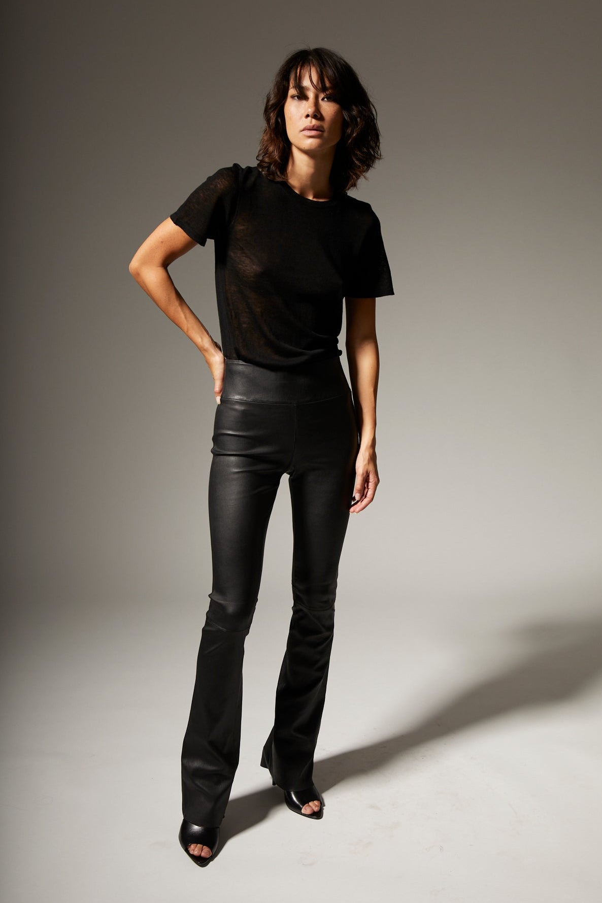 BLACK TISSUE CASHMERE CLASSIC TEE - 4