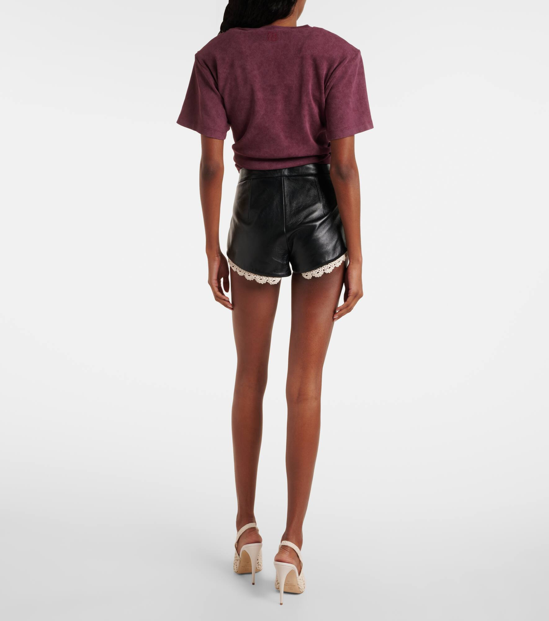 Lace-trimmed leather shorts - 3