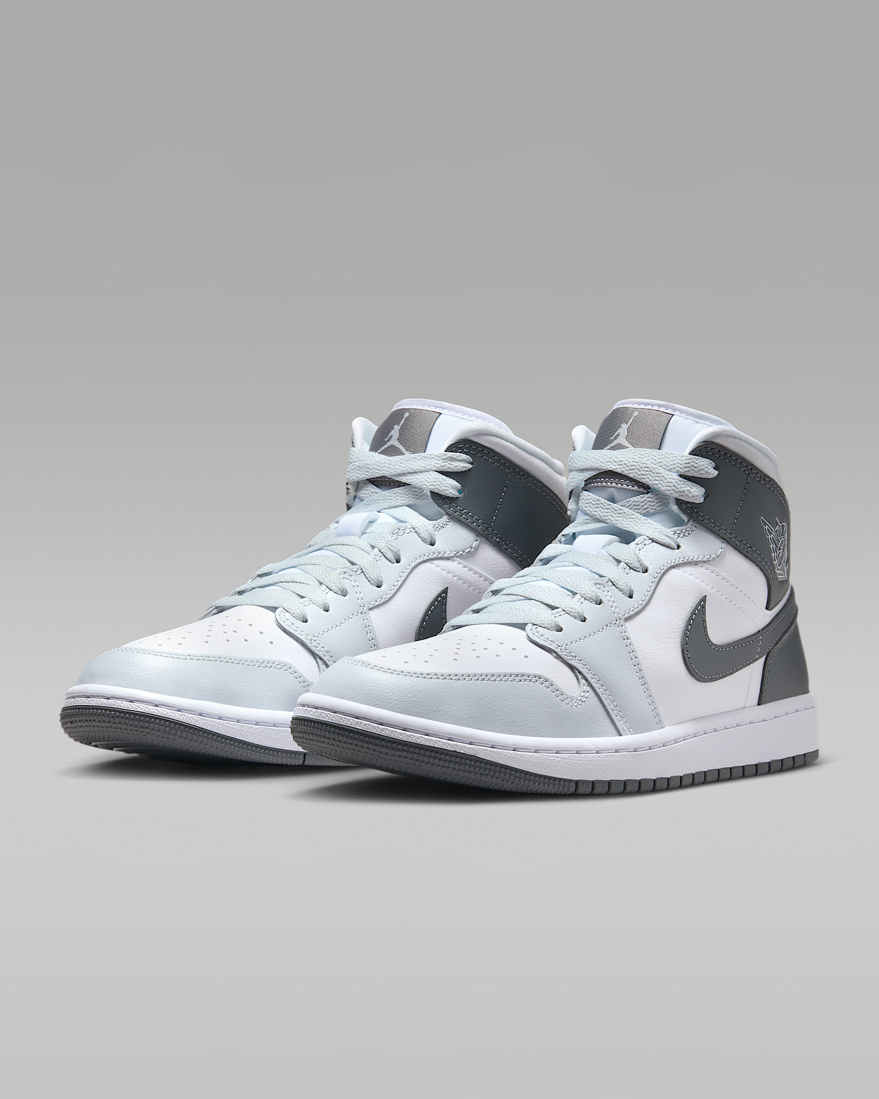 Air Jordan 1 Mid Women's Shoes - 5