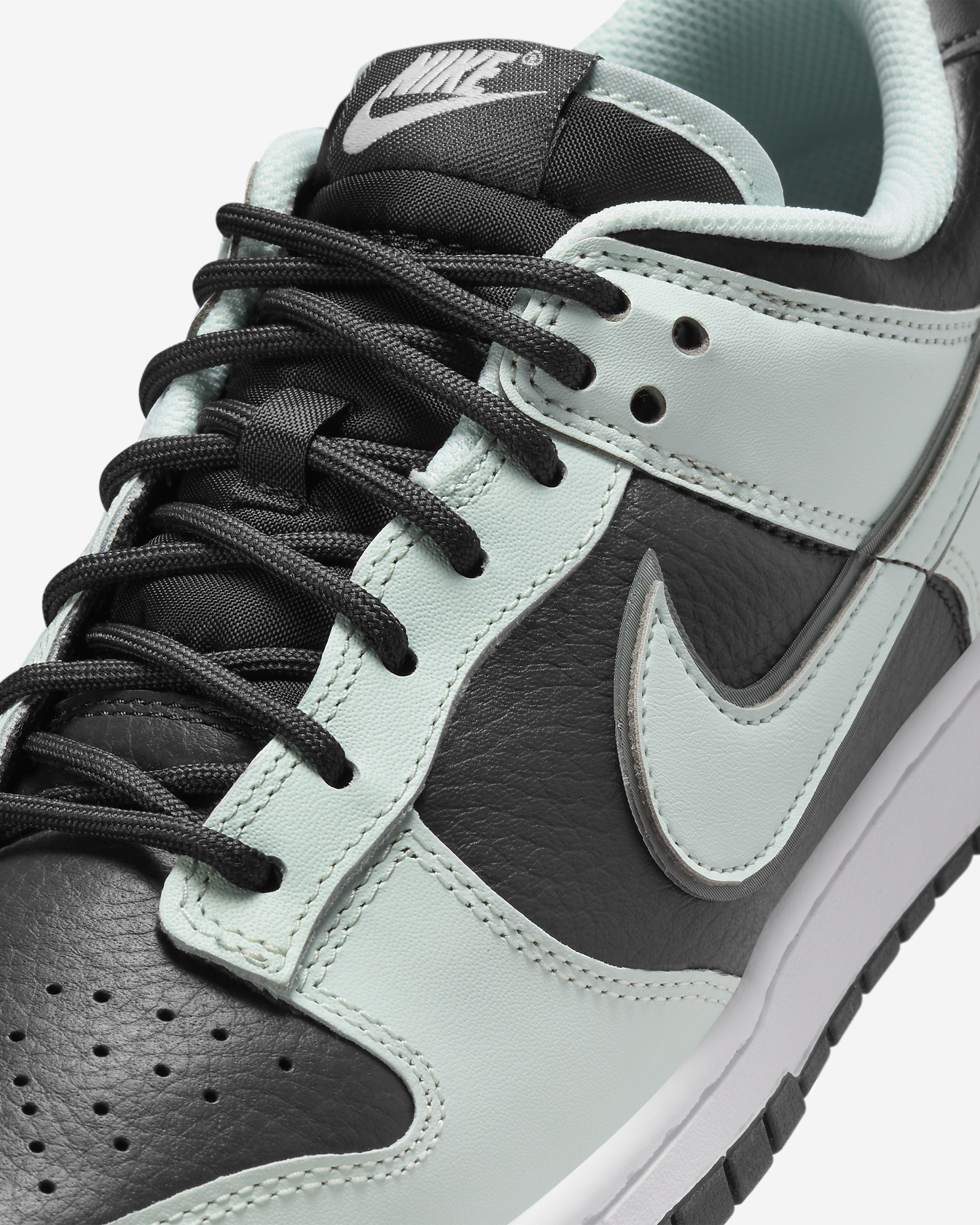 Nike Men's Dunk Low Retro Premium Shoes - 7