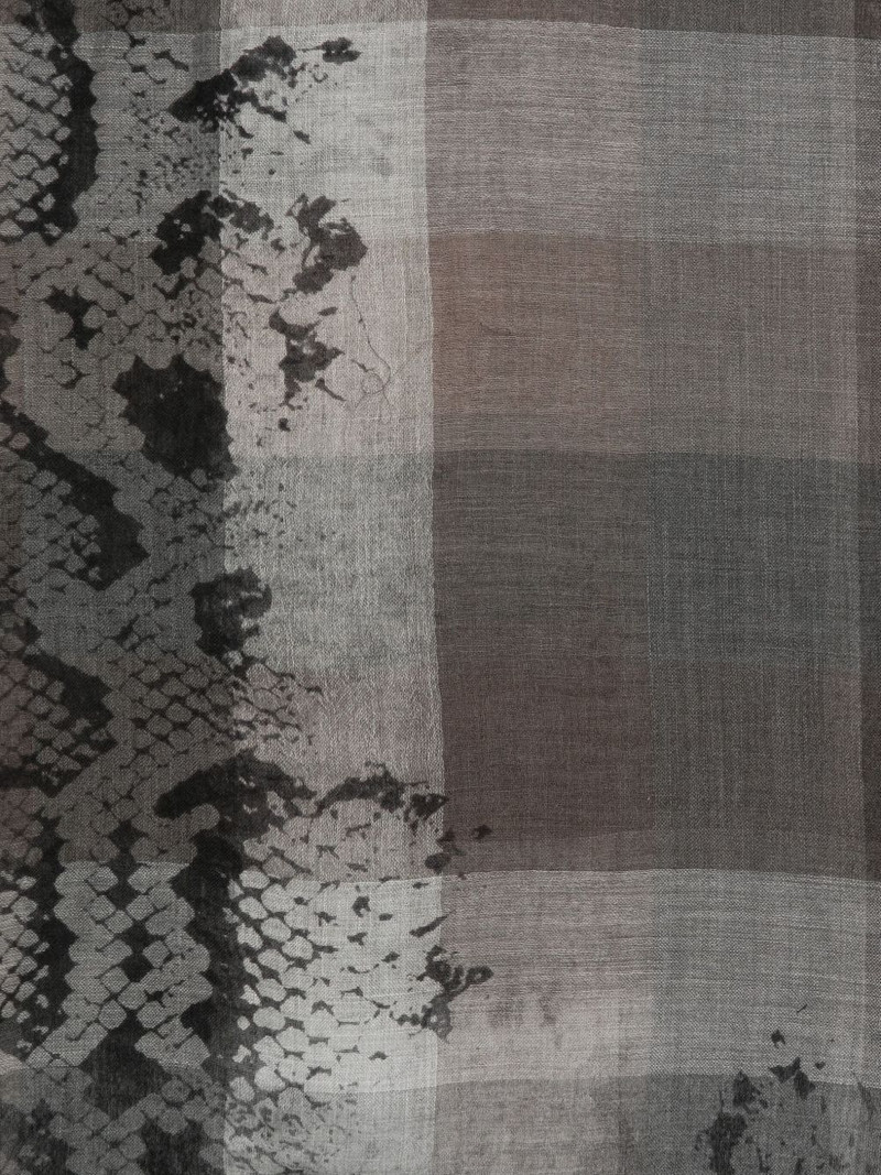 Faliero Sarti Vittoriana scarf outlook