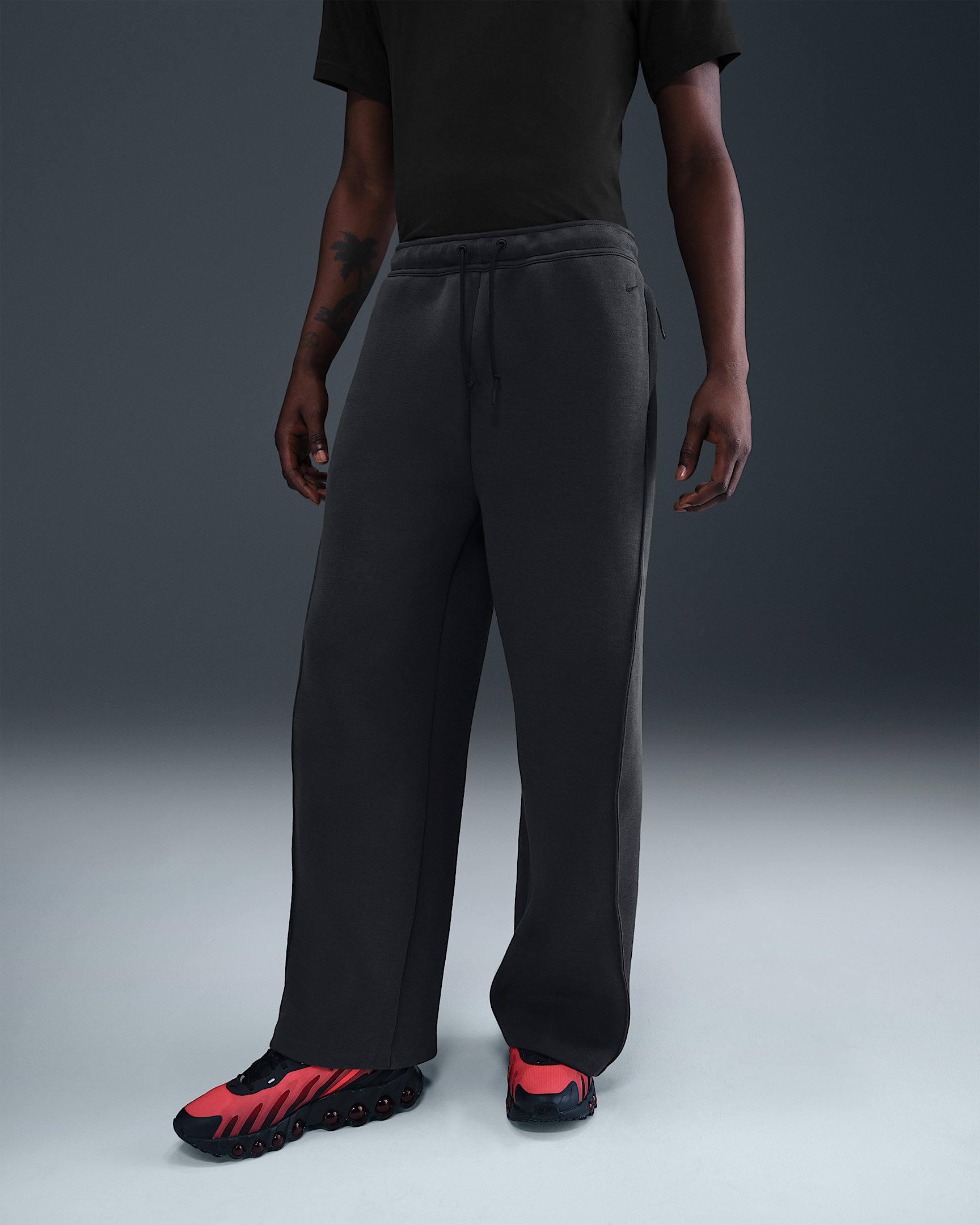 Nike Tech Men's Fleece Loose-Fit Open Hem Pants - 2