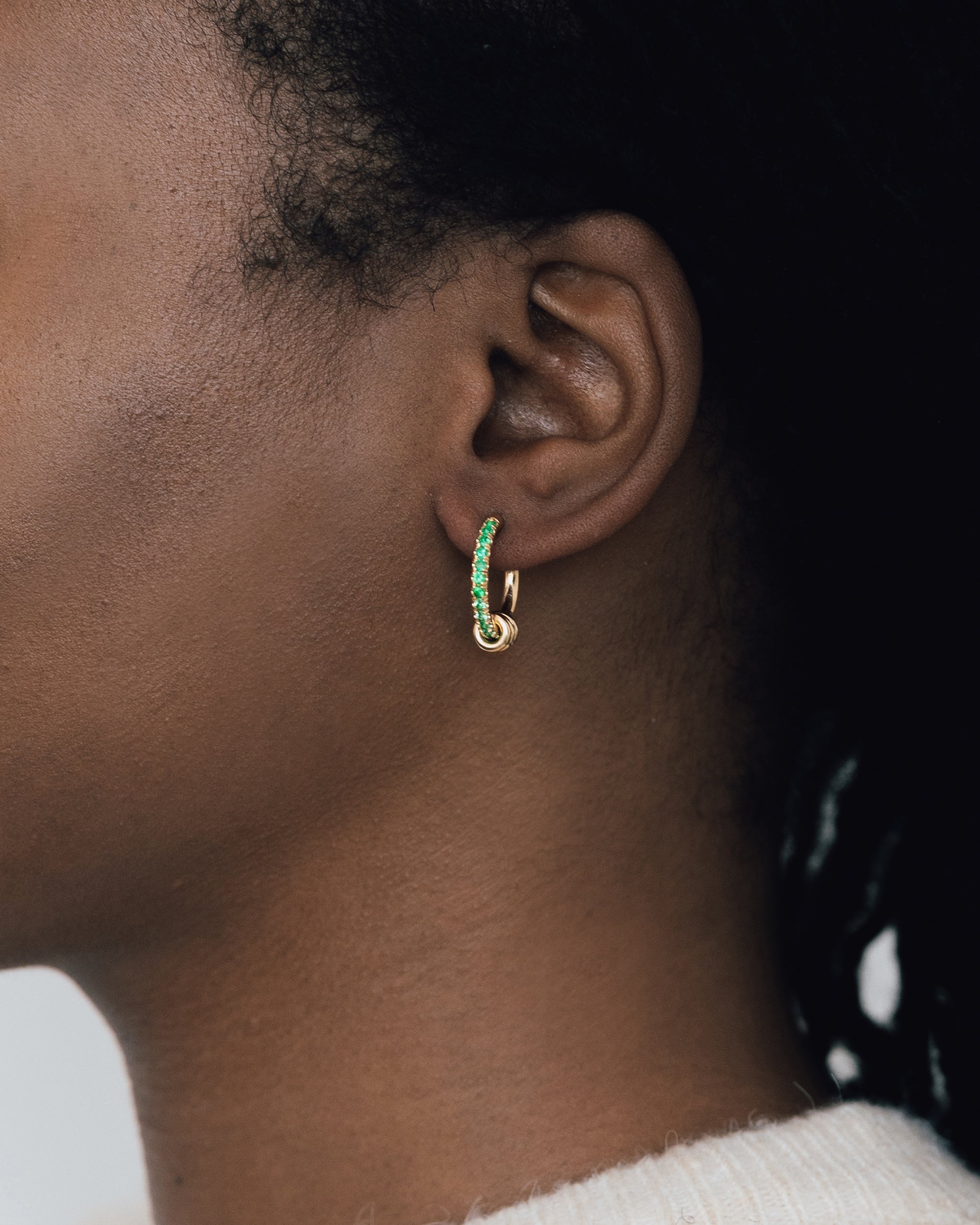 Ara 18K Gold Emerald Hoop Earrings - 2