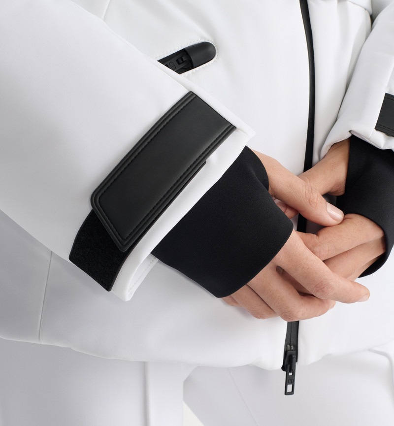 DiorAlps Belted Puffer Jacket with Hood 5