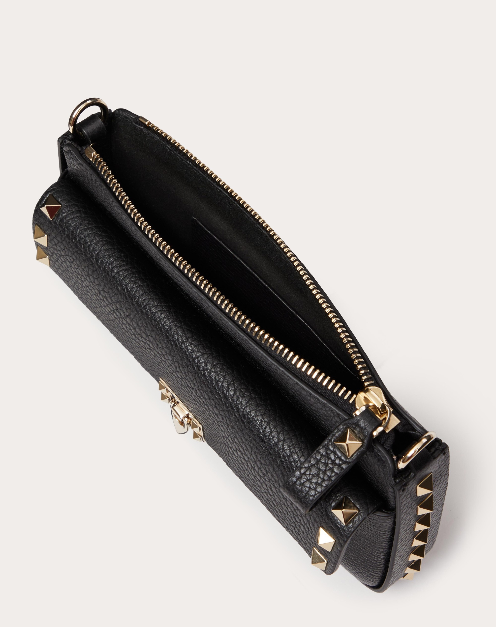 GRAINY CALFSKIN POUCH WITH ROCKSTUD CHAIN - 6