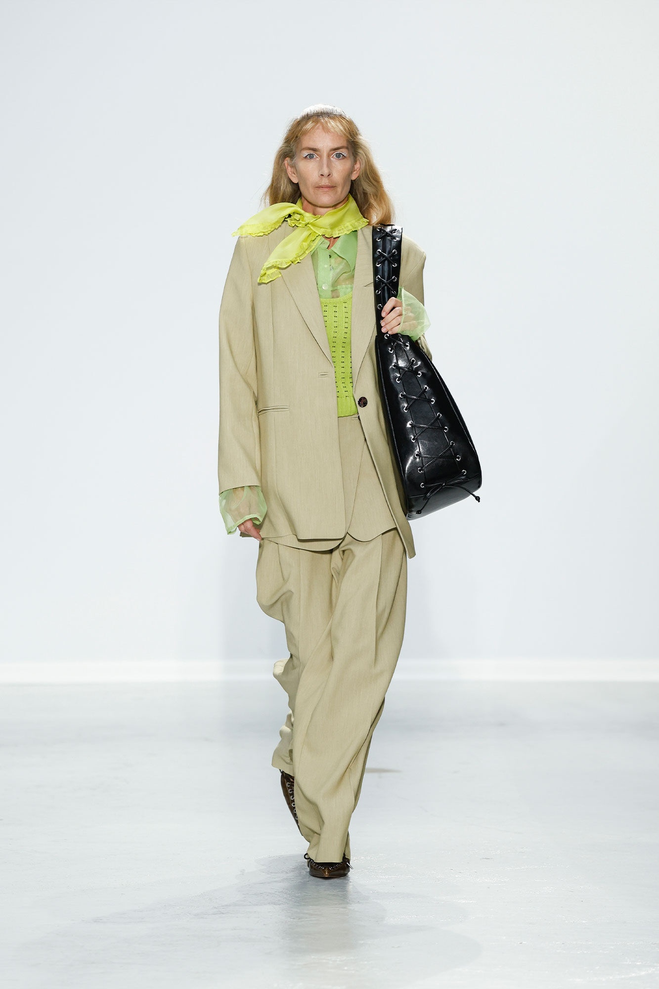 BEIGE TWILL SUITING MID WAIST PANTS - 6