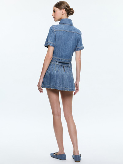 Alice + Olivia TESHA SHORT SLEEVE CROPPED DENIM BUTTON DOWN outlook