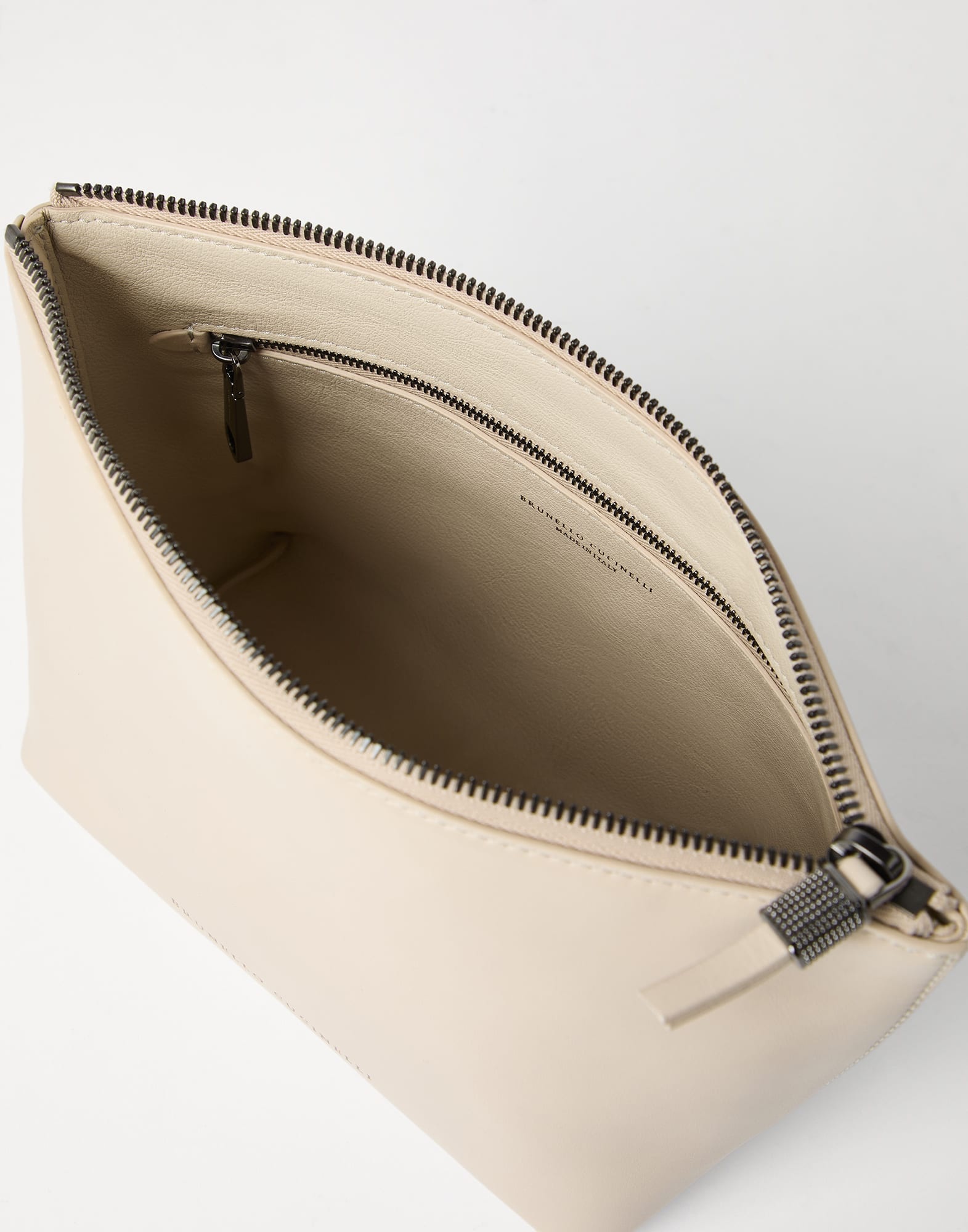 Grained calfskin pouch with monili - 5